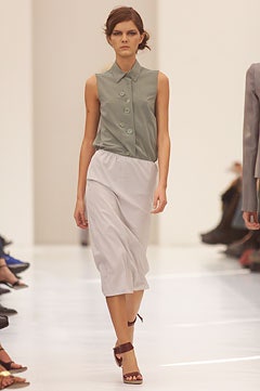 gray cotton sleeveless collared fitted buttoned top