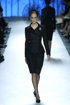 black wool long-sleeve collared fitted pencil suit