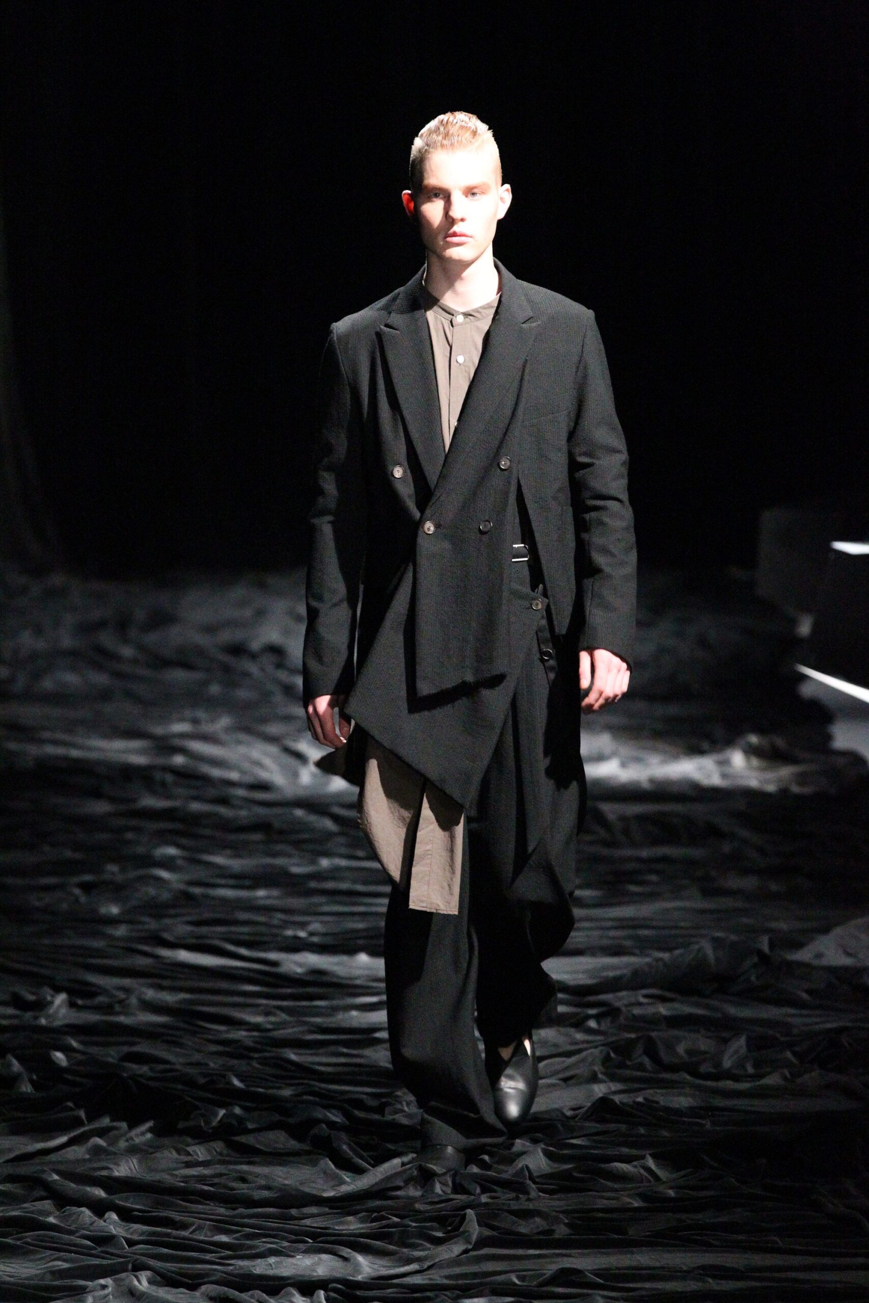 Bed j.w. Ford Tokyo S/S 17 Look 140