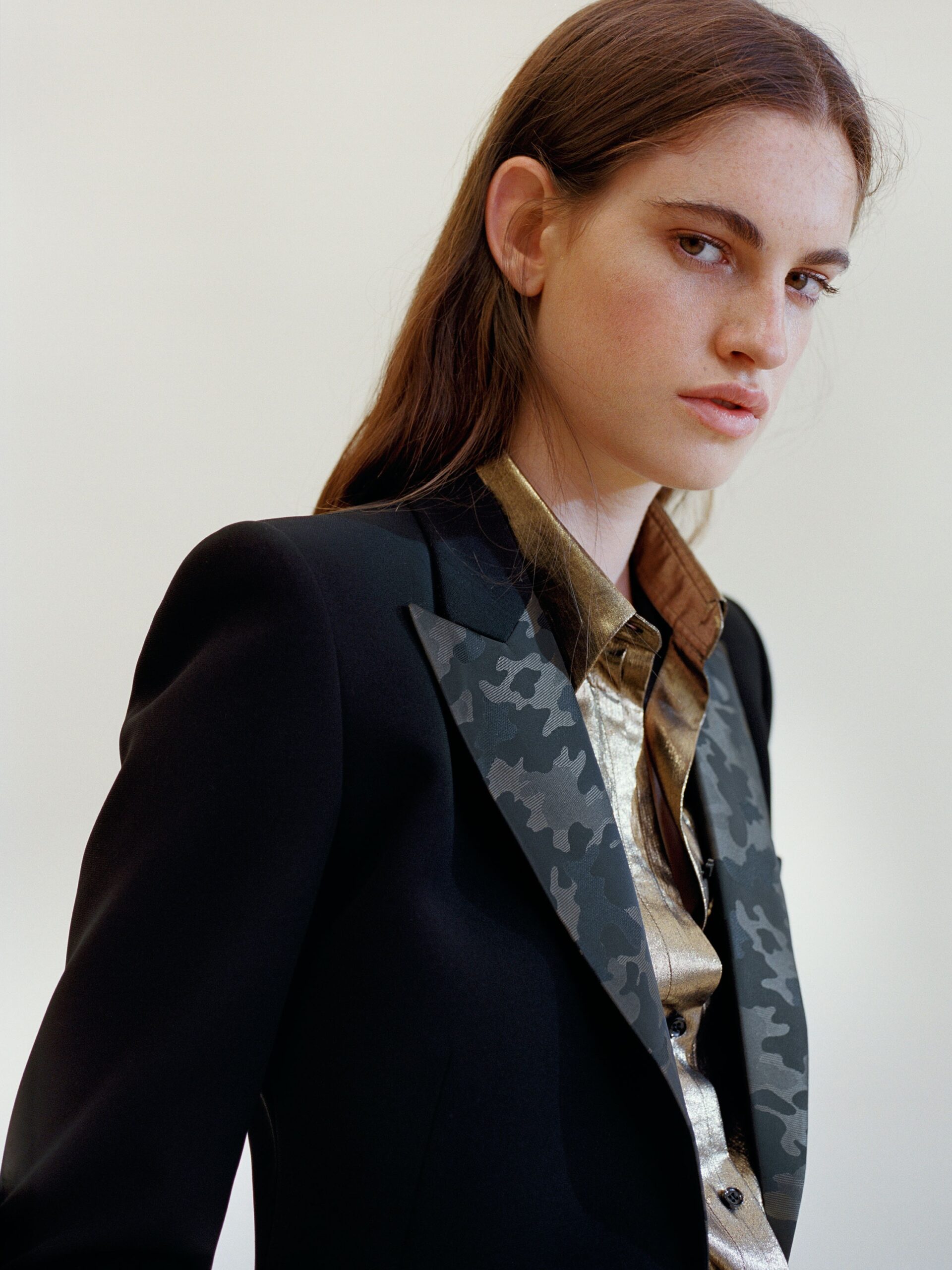 gold silk long-sleeve collared fitted shiny shirt
