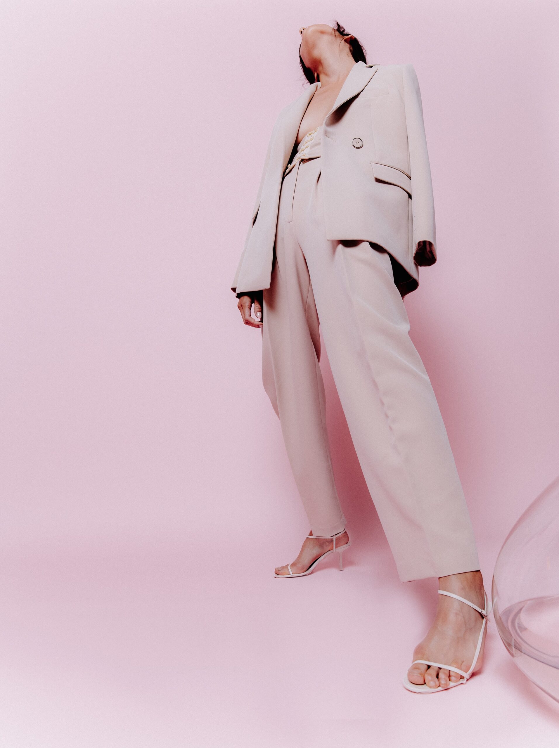 beige long-sleeve collared oversized blazer
