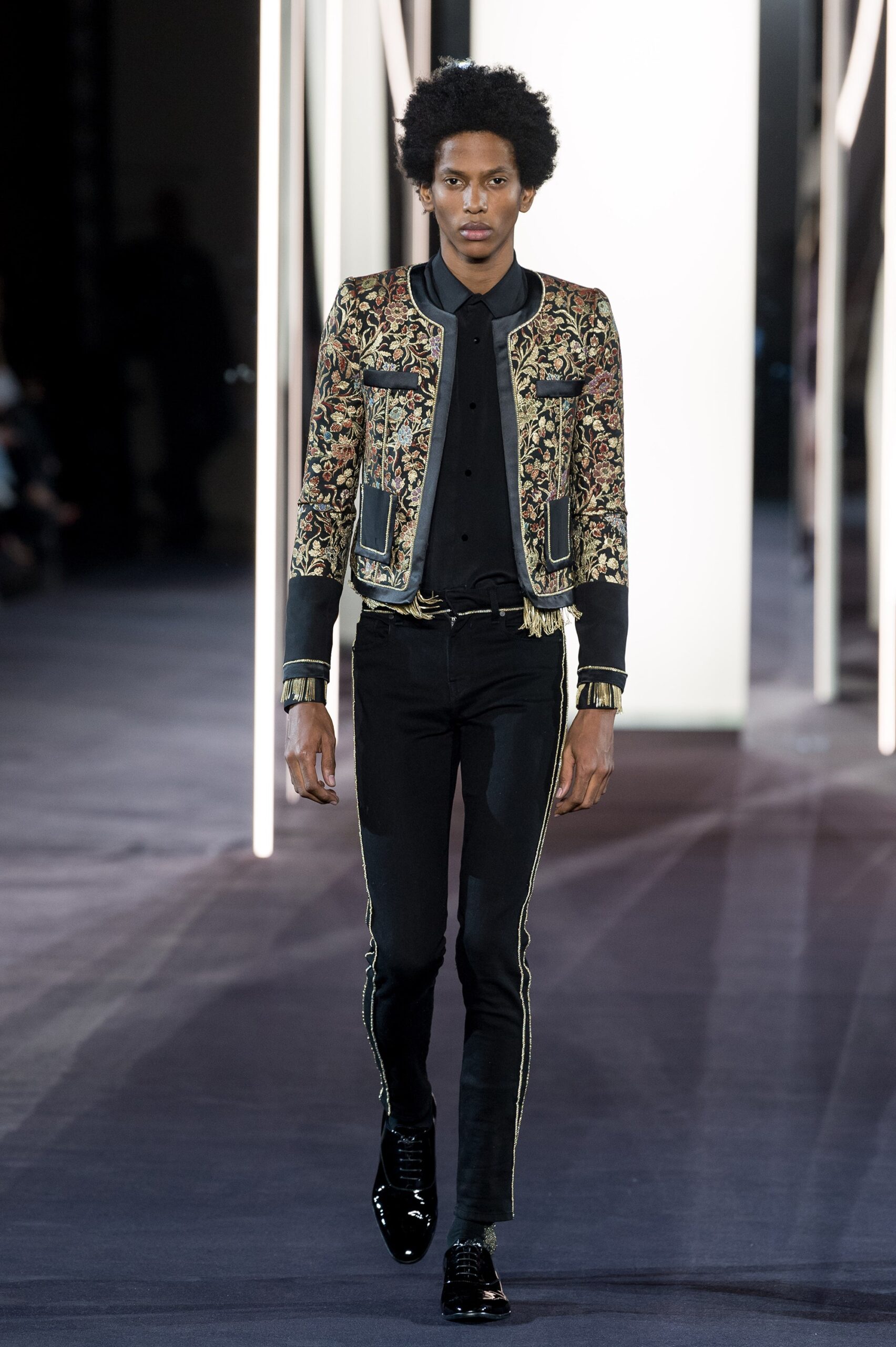 embroidered black fitted jacket and slim pants