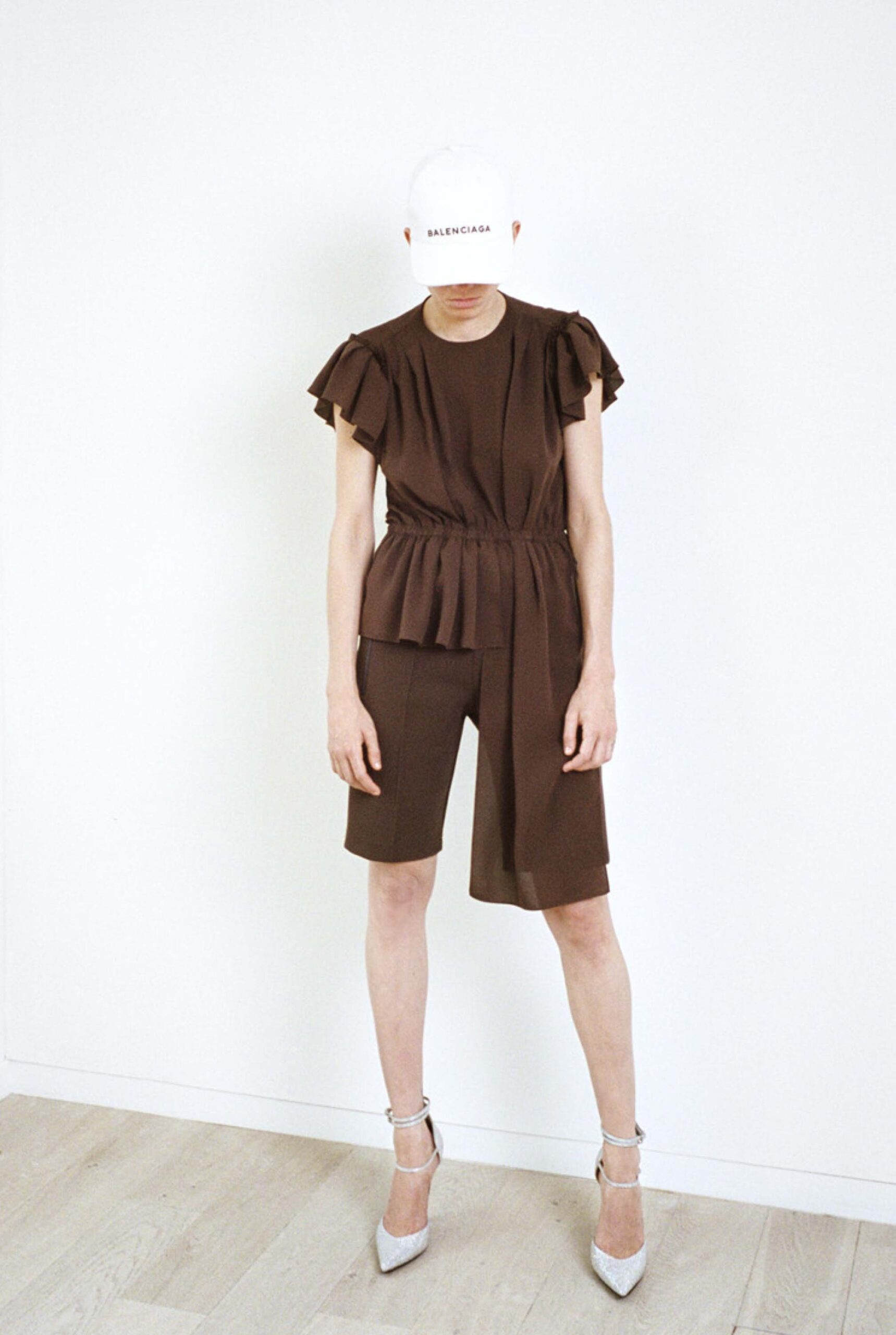 brown short-sleeve fitted ruffled top