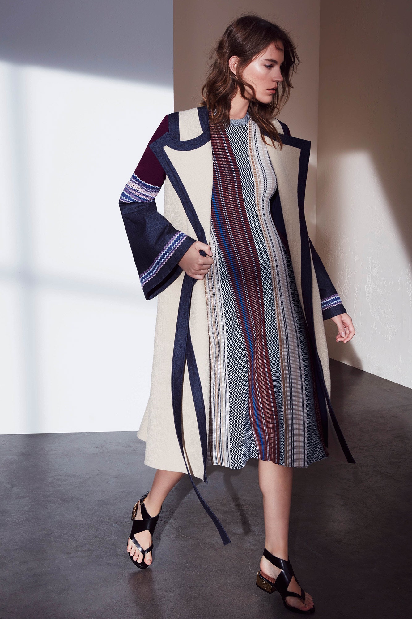 beige wool long-sleeve collared oversized buttoned coat