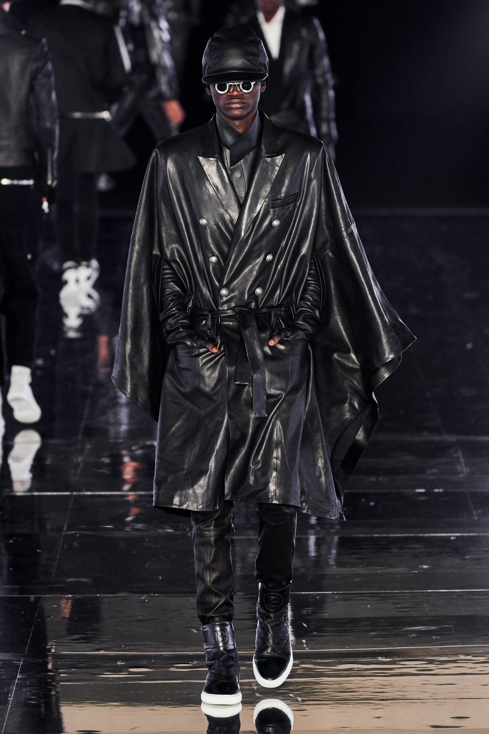black leather long-sleeve collared relaxed belted cape
