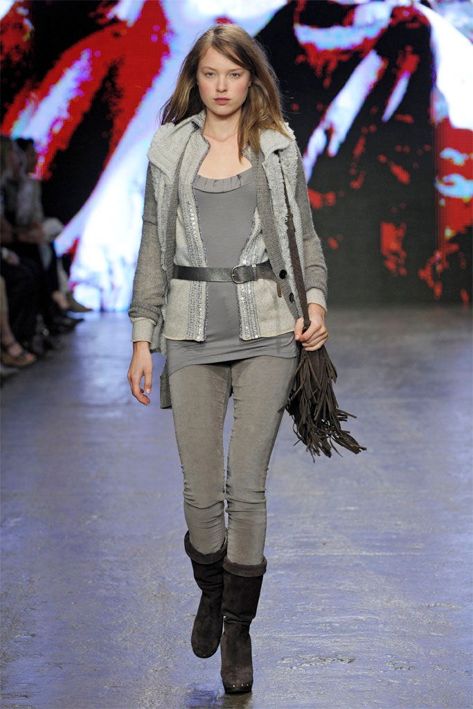 gray relaxed jacket with fringed bag