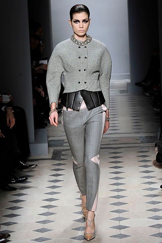 gray tweed fitted jacket with slim pants