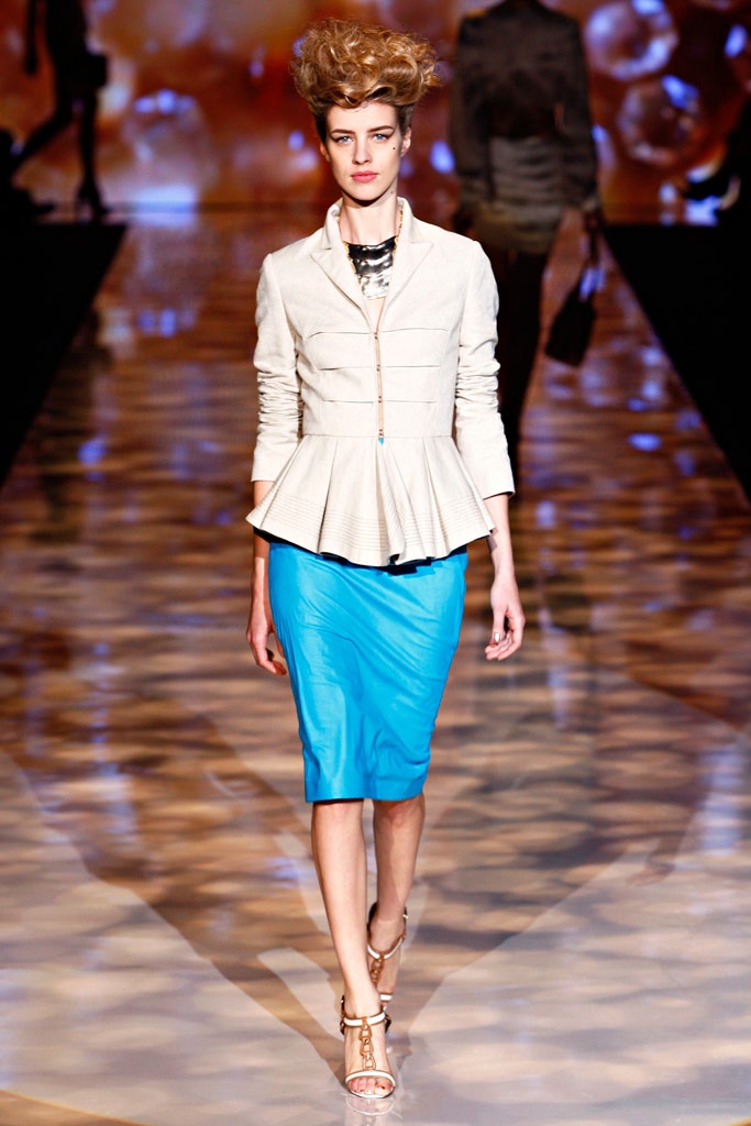 white cotton long-sleeve collared fitted zippered flared blazer