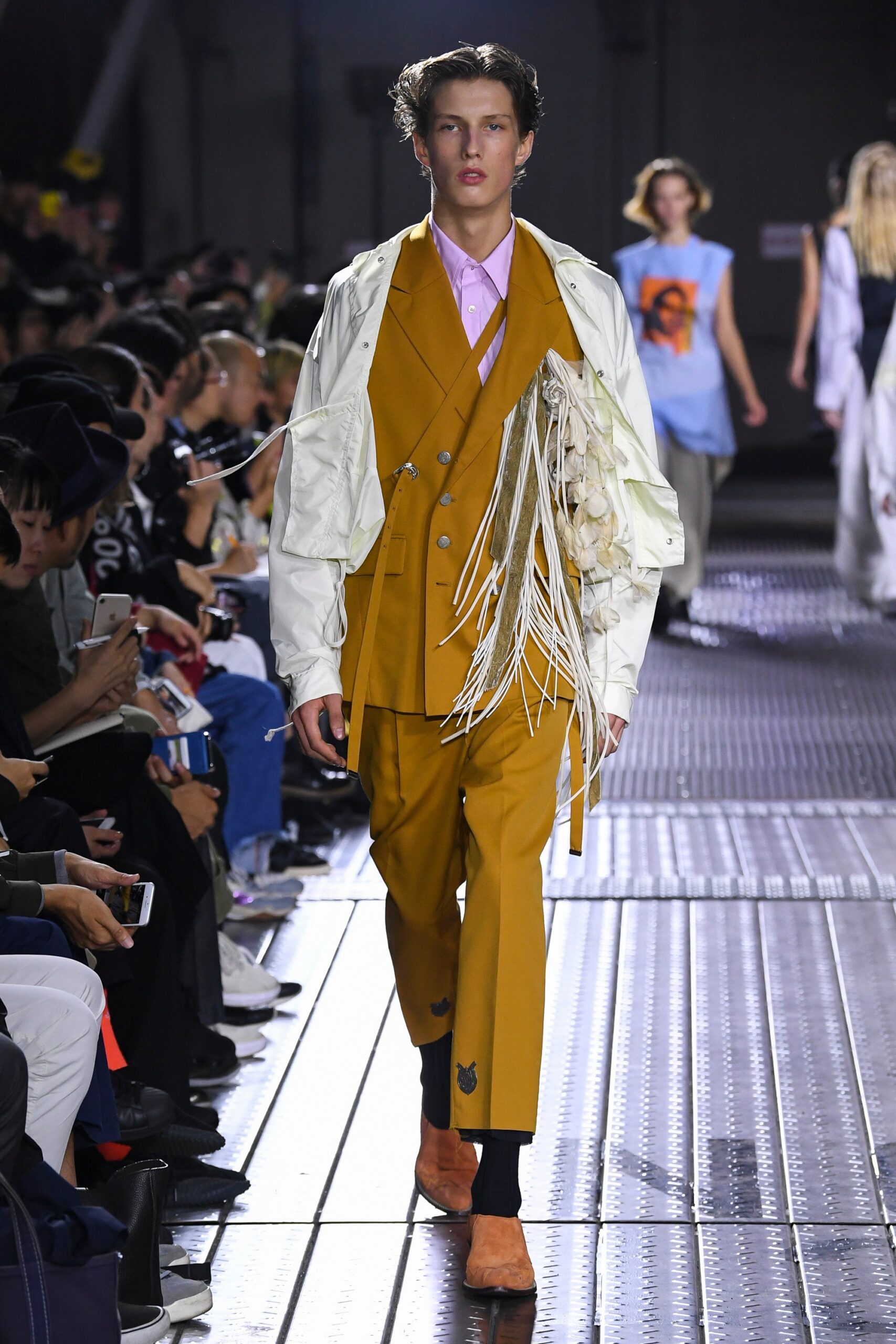 Bed j.w. Ford Tokyo S/S 19 Look 180