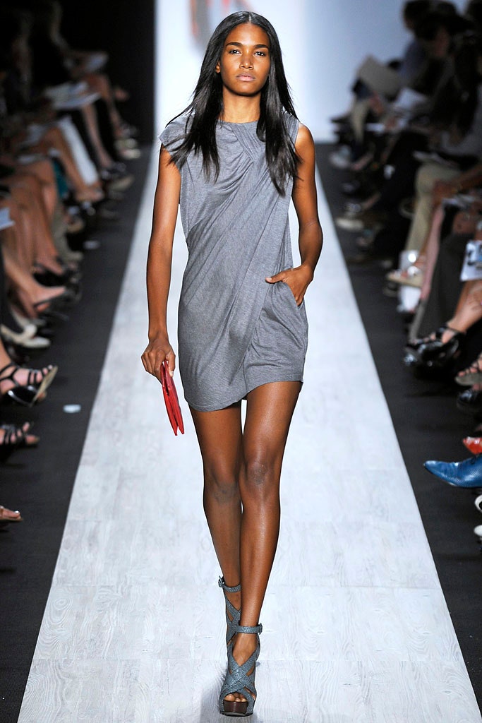 fitted gray sleeveless dress