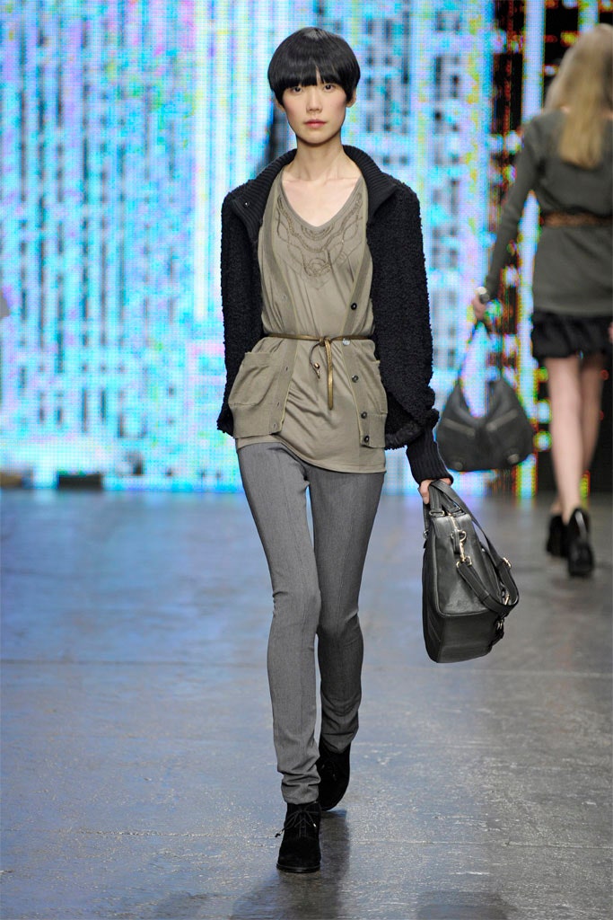 gray fitted top with slim pants