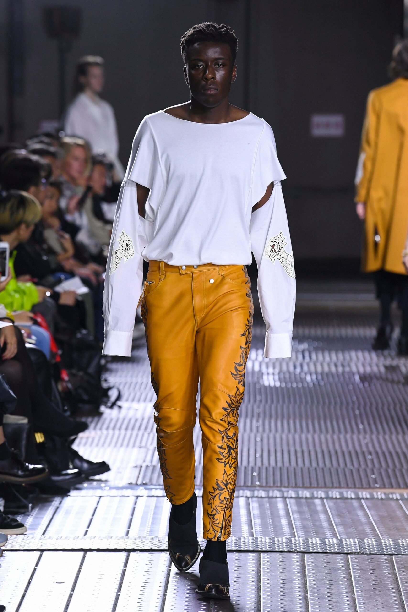 Bed j.w. Ford Tokyo S/S 19 Look 208