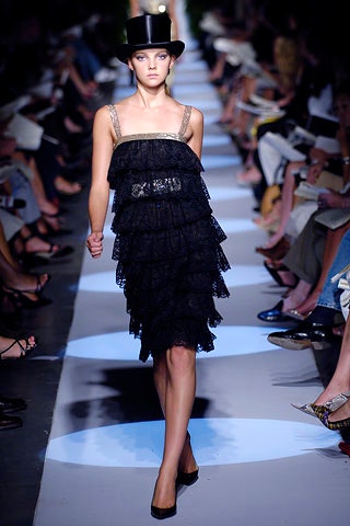 black lace sleeveless fitted straight-leg tiered short dress