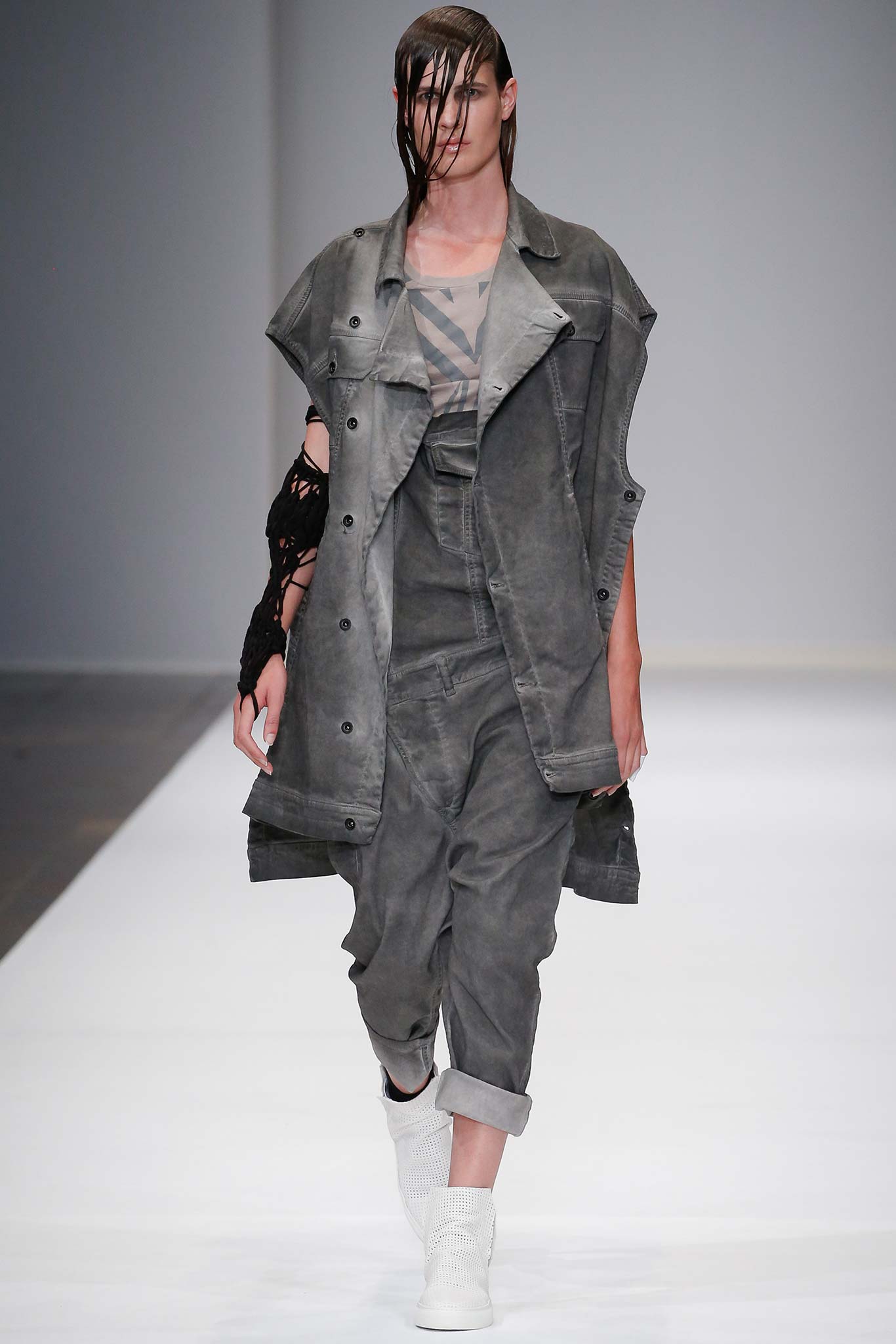 gray denim long-sleeve collared oversized buttoned layered jacket