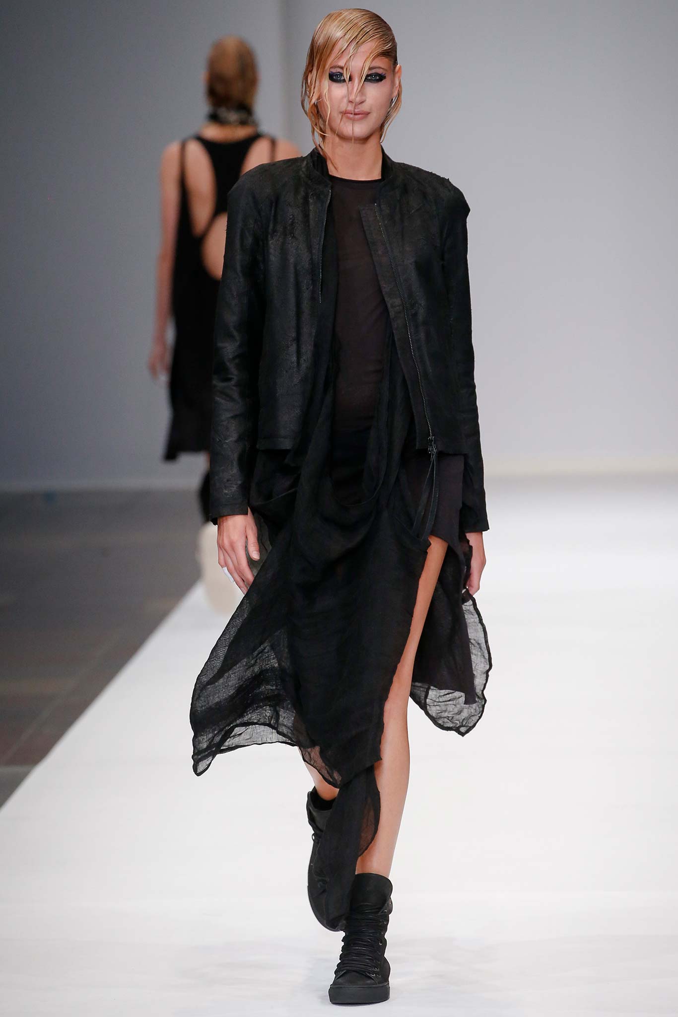 black silk long-sleeve collared relaxed buttoned jacket