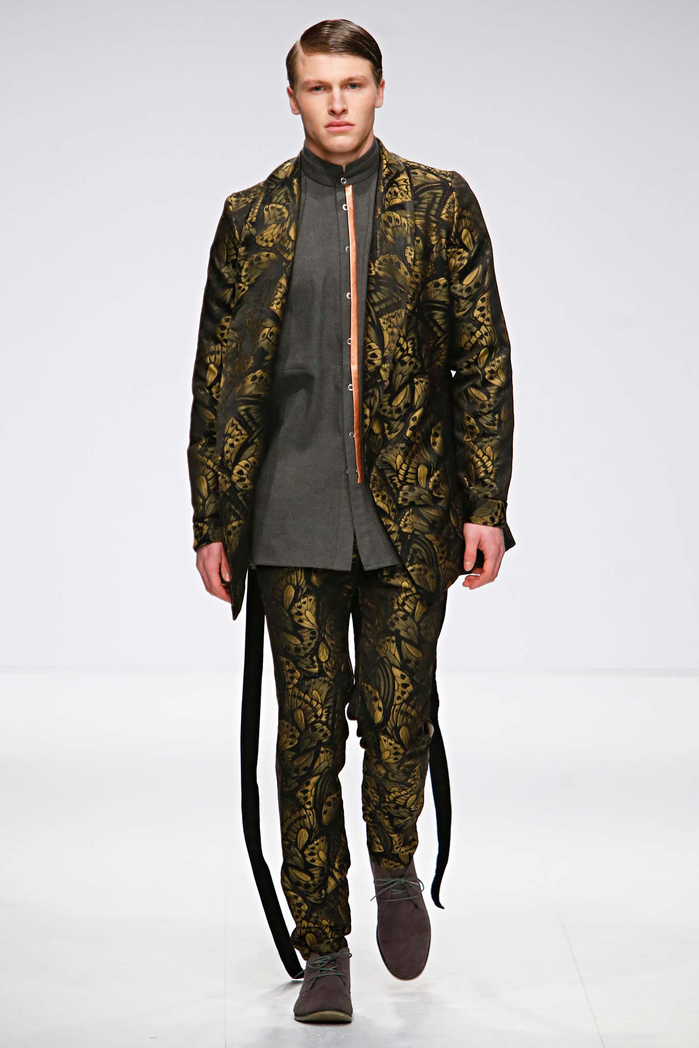 black silk long-sleeve collared tailored printed jacket