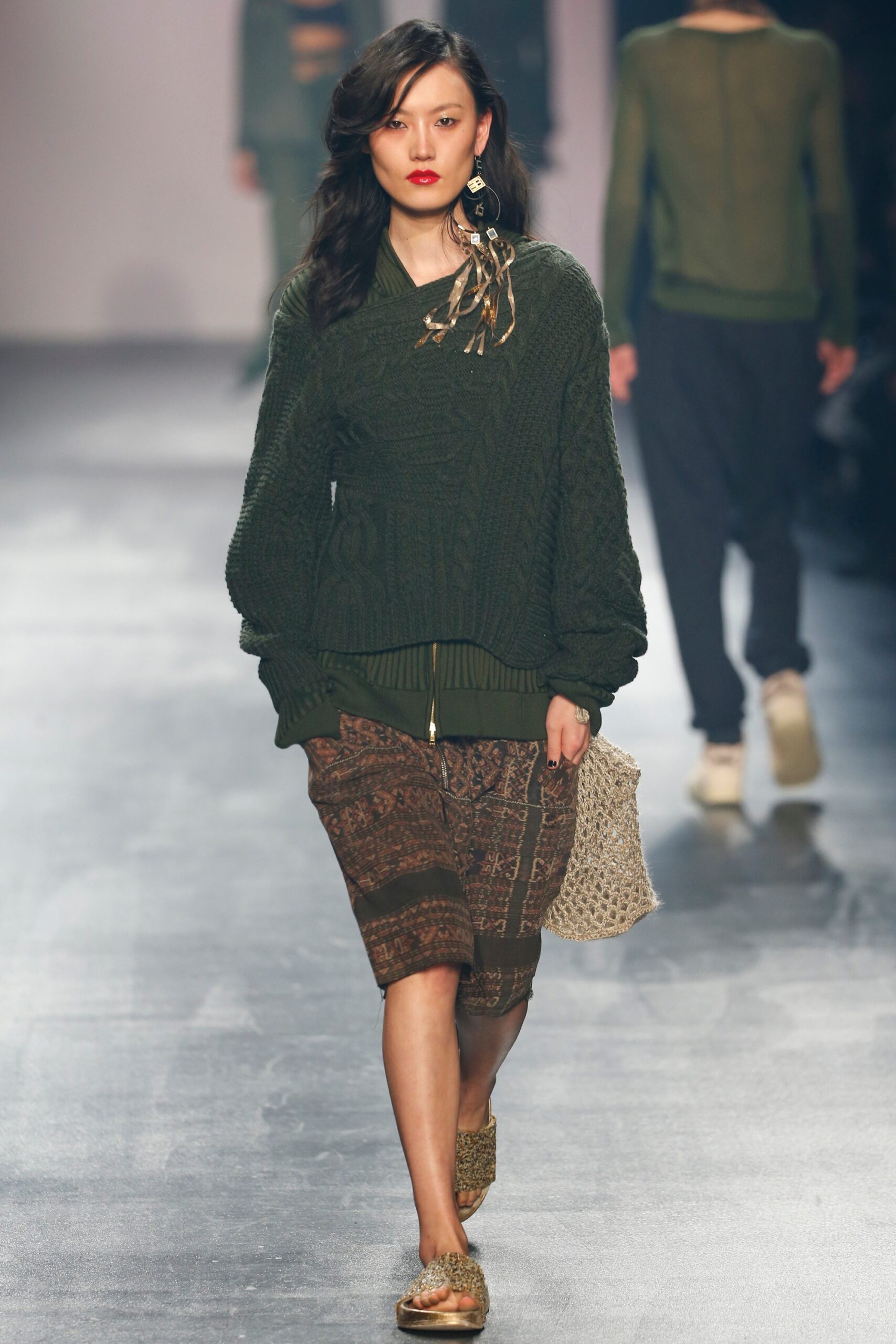 green wool long-sleeve collared oversized sweater