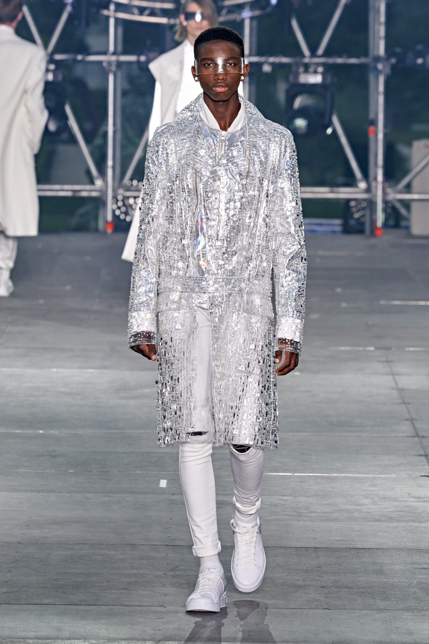 gray metallic long-sleeve collared fitted zippered layered coat