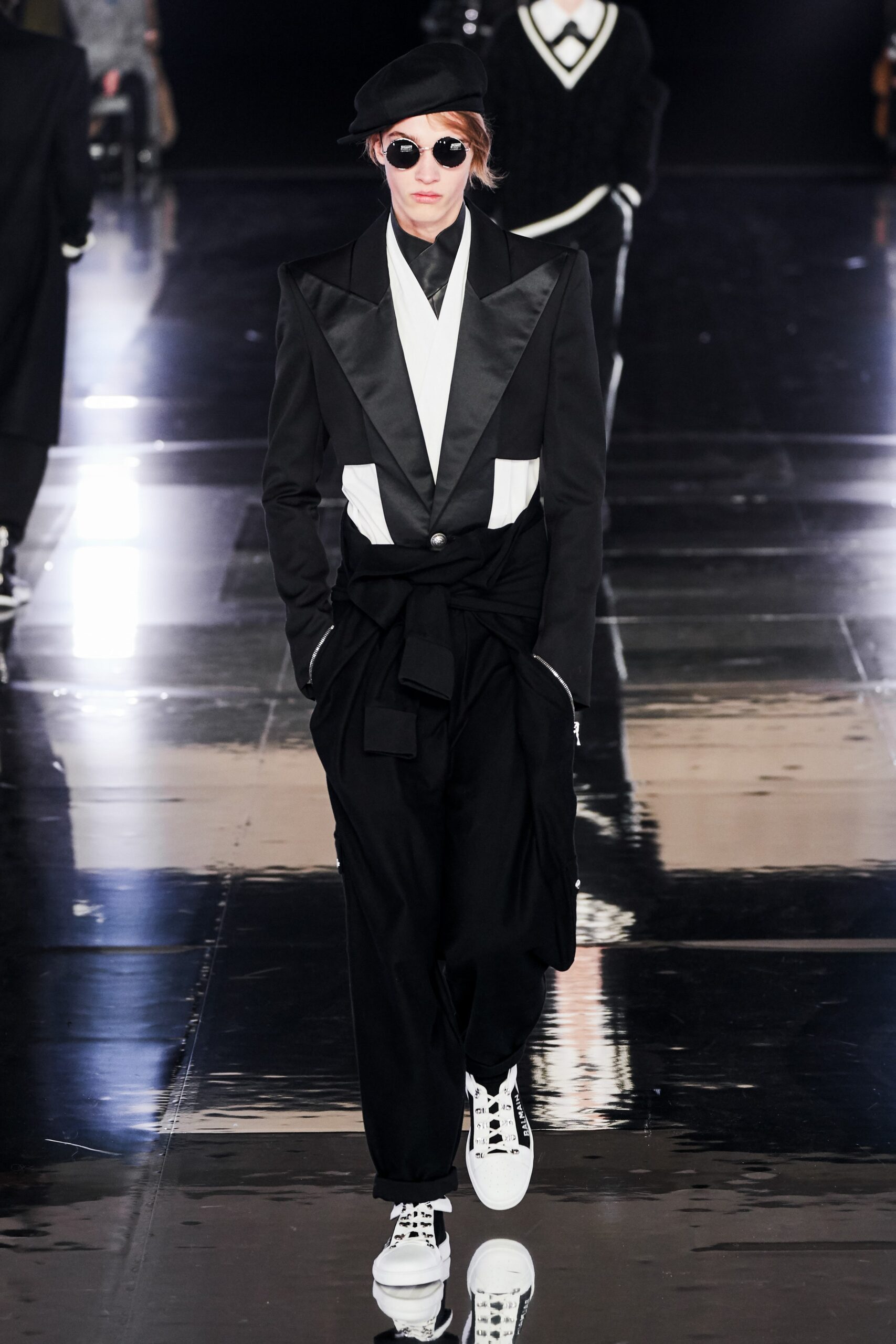 black and white tailored blazer outfit