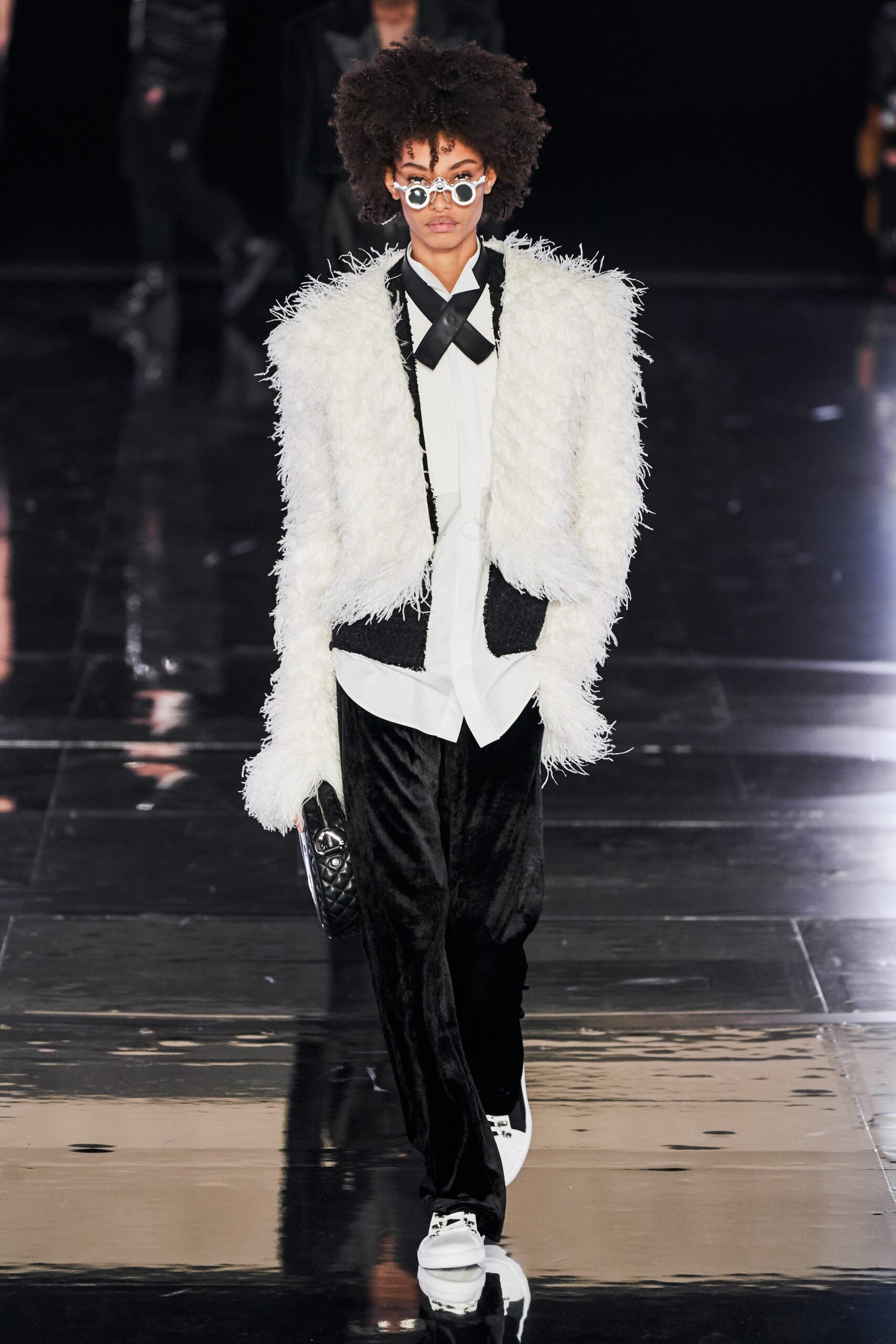white fur long-sleeve collared fitted fringed jacket