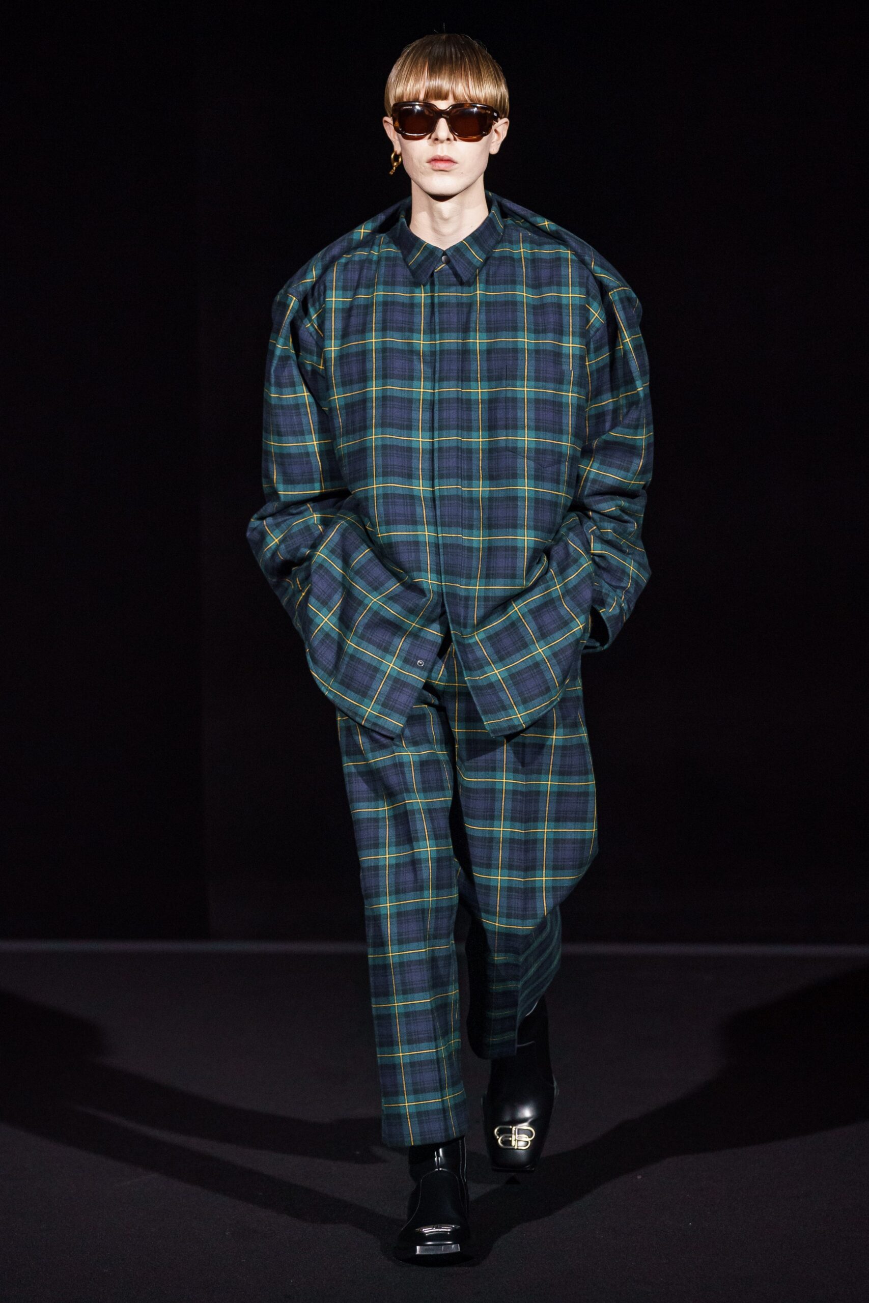 blue long-sleeve collared oversized checked shirt