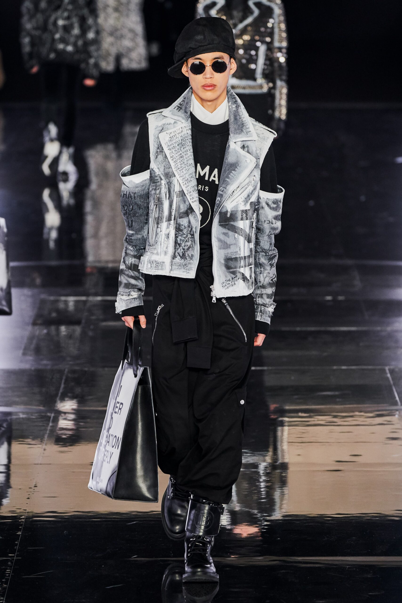 relaxed black denim jacket with cargo pants