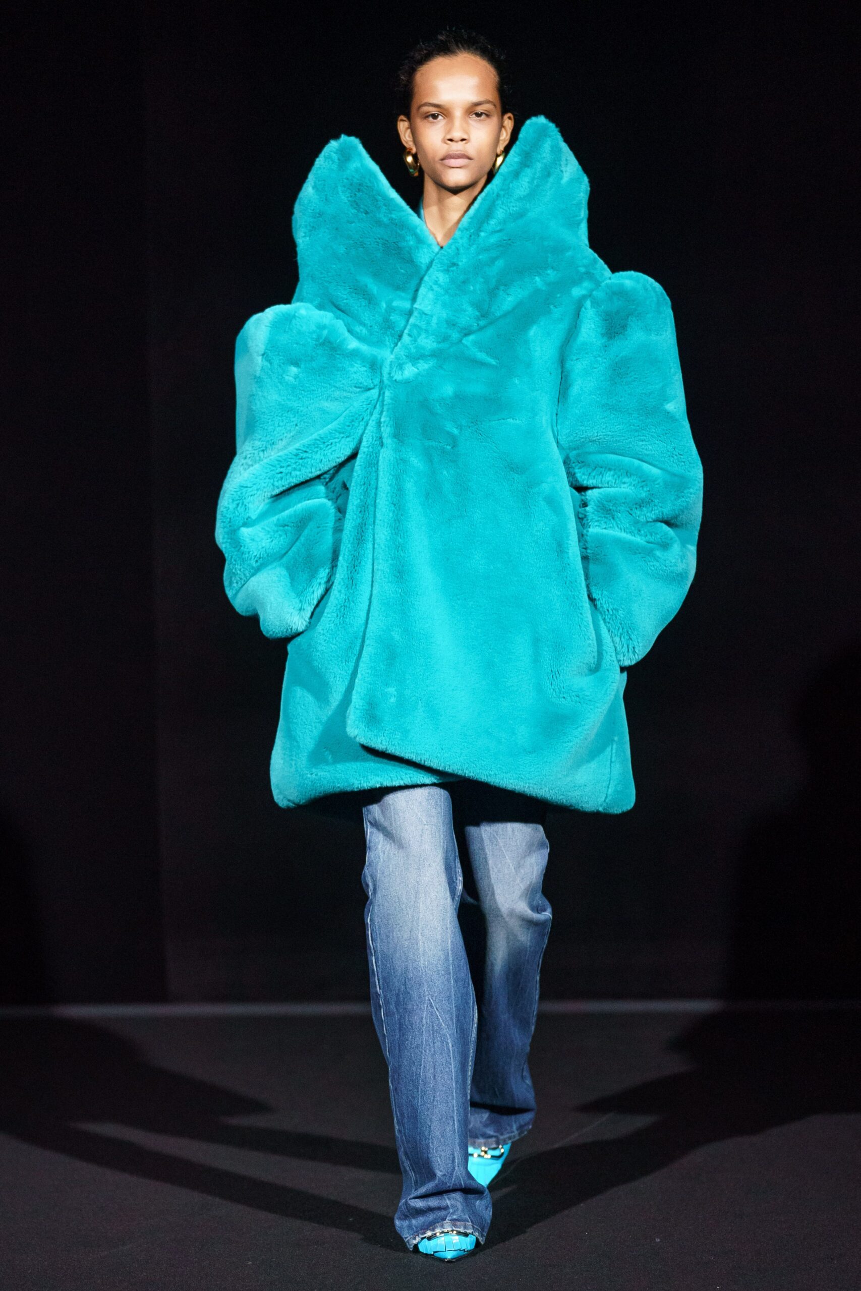 blue faux-fur long-sleeve collared oversized draped coat