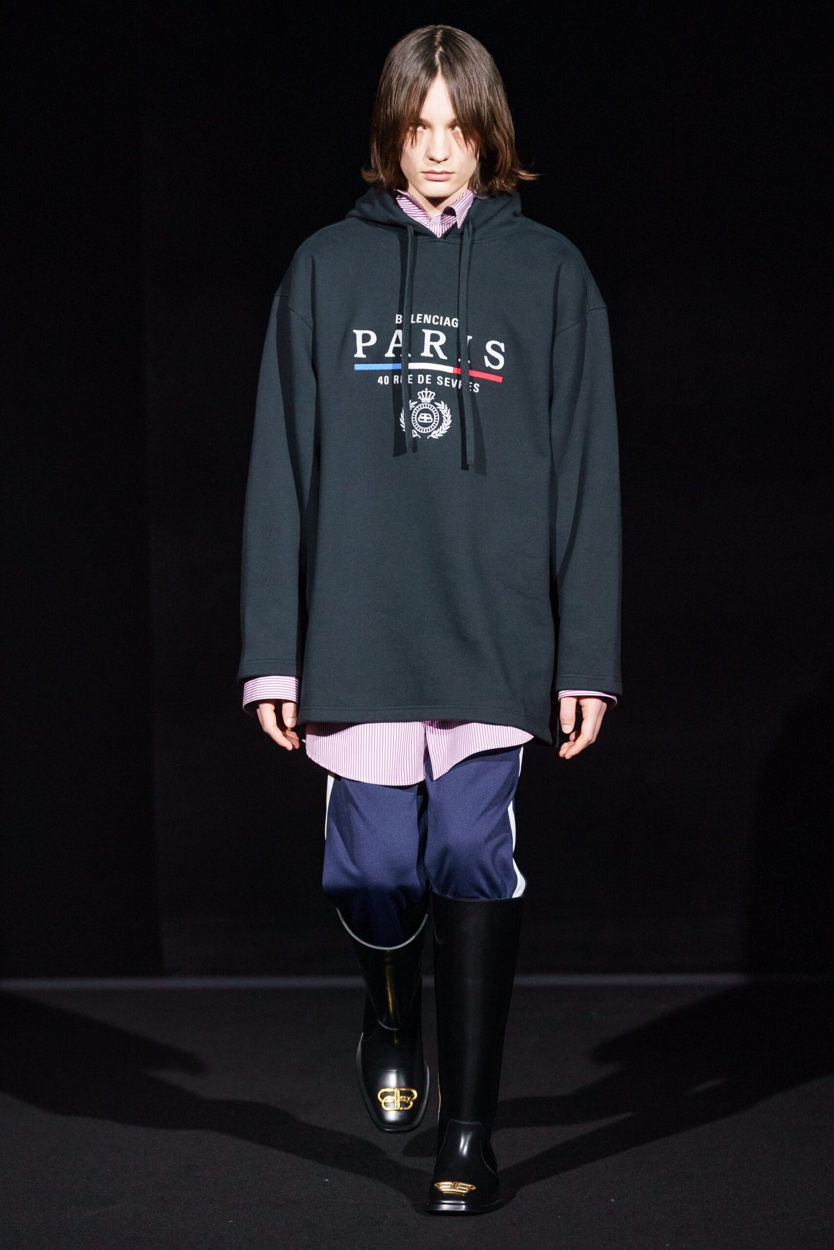 black oversized hoodie with pink shirt