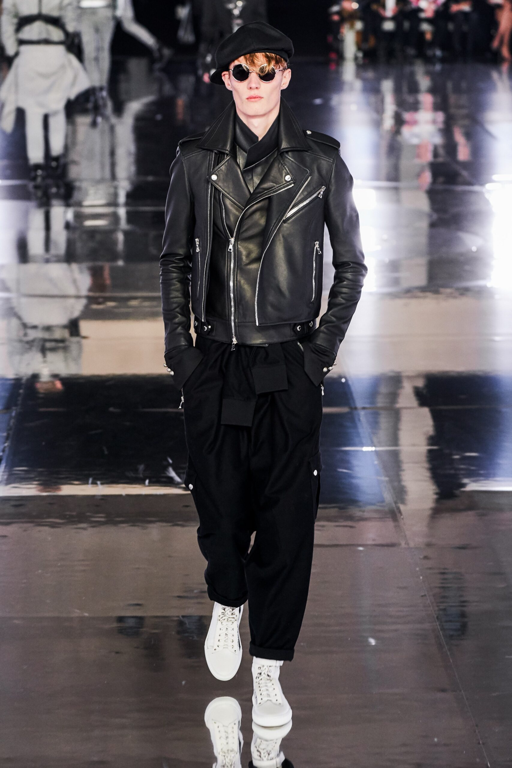 black relaxed cargo pants