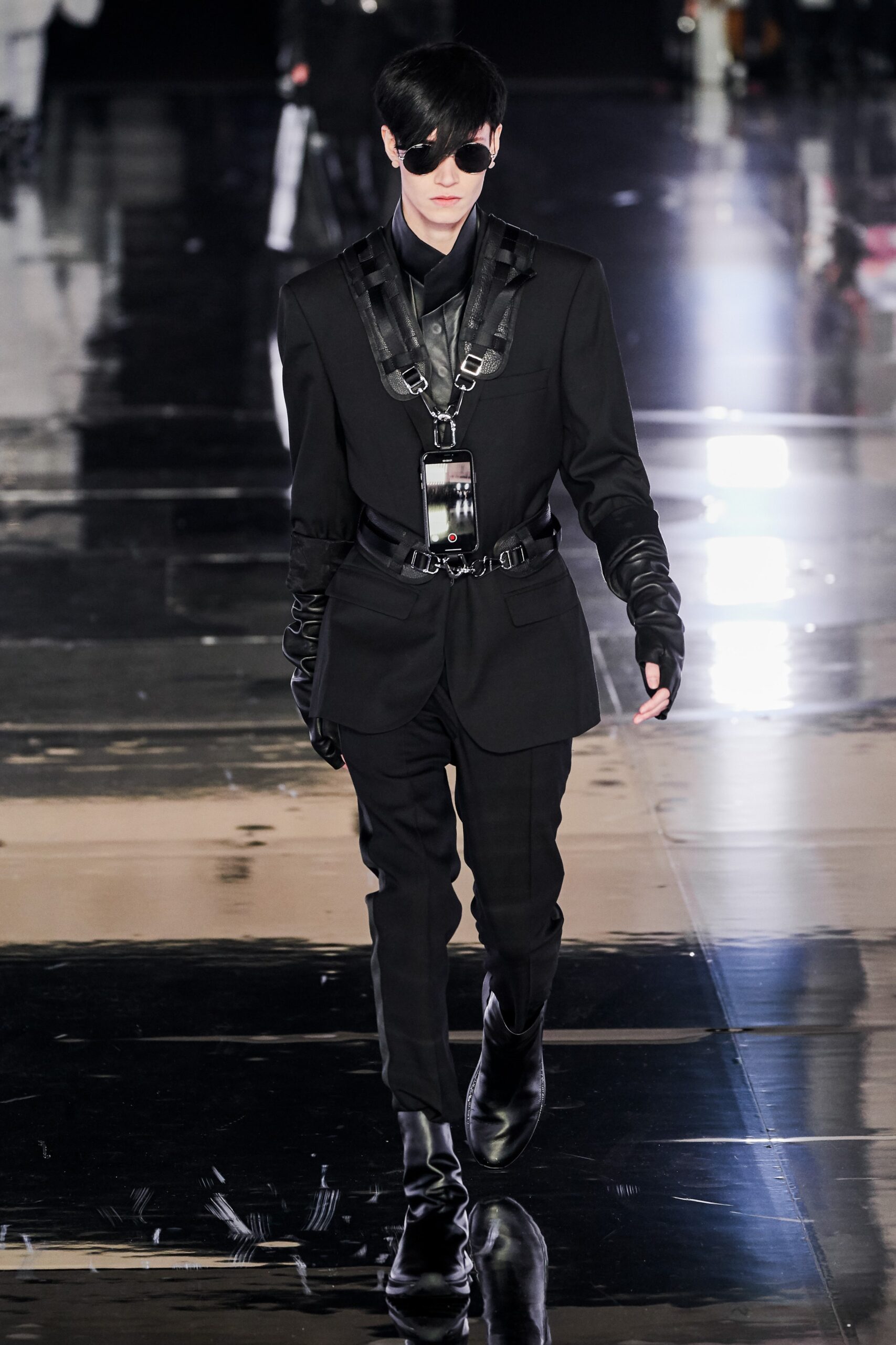 black wool long-sleeve collared tailored zippered buttoned suit