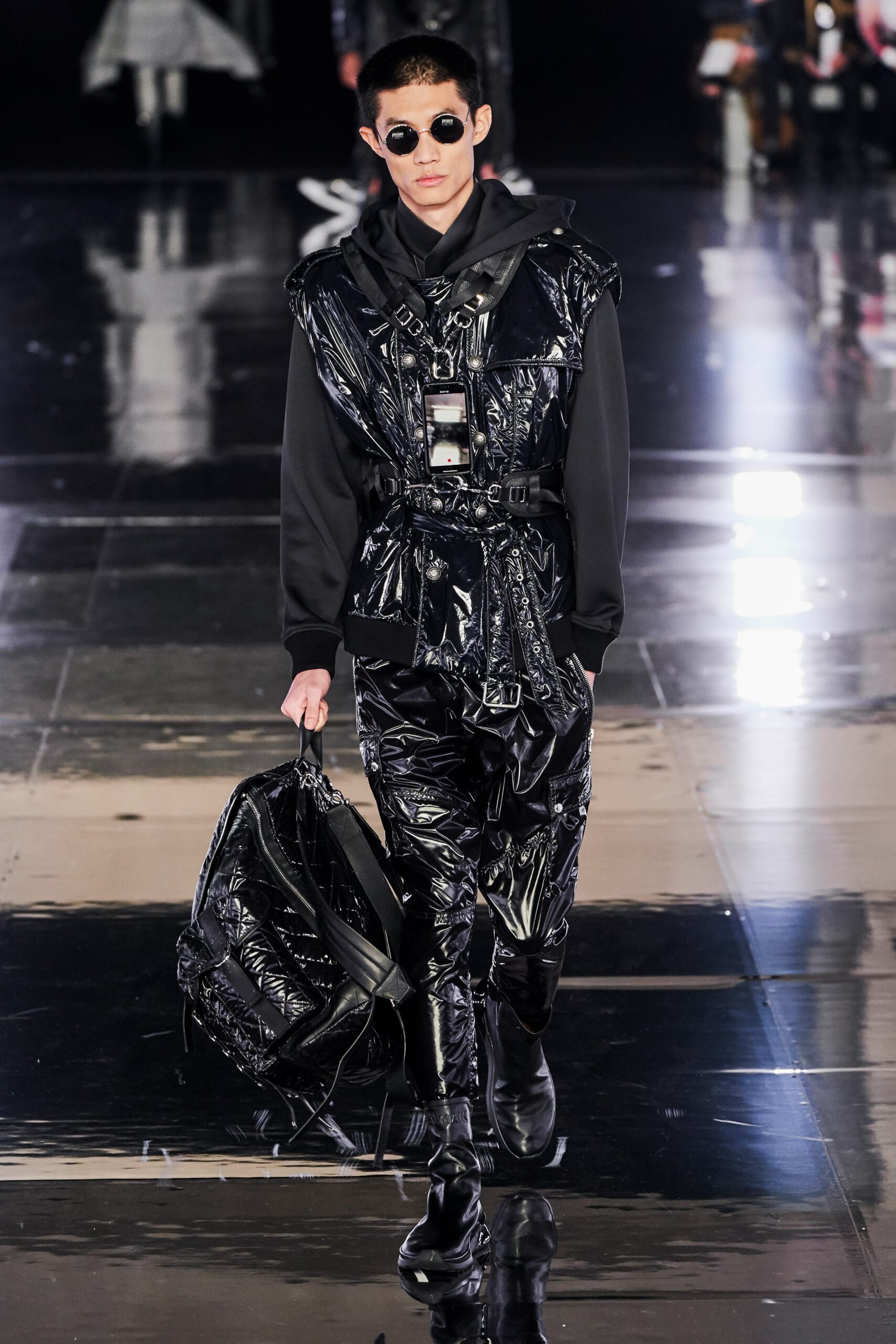 black vinyl fitted zippered pockets shiny pants