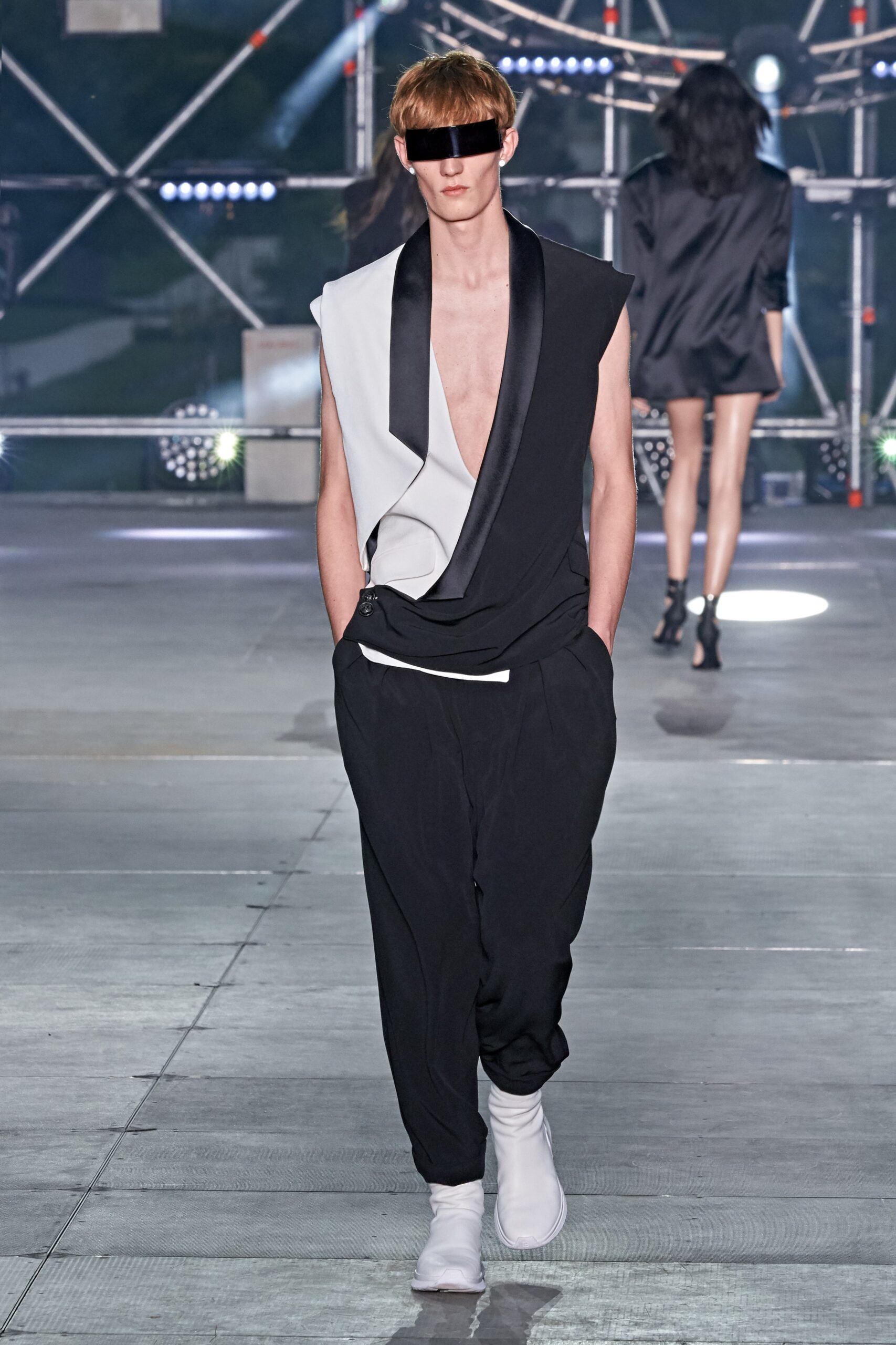 black cotton sleeveless v-neck relaxed zippered jumpsuit