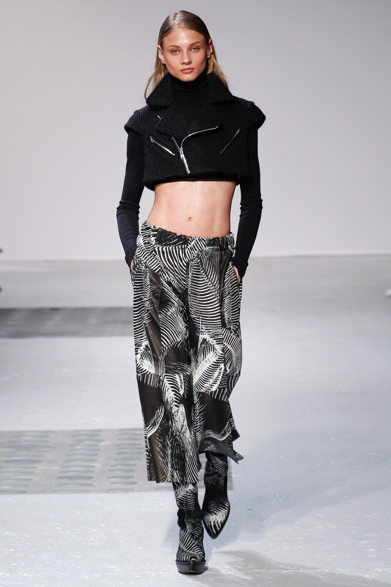 black crop-top and printed pants