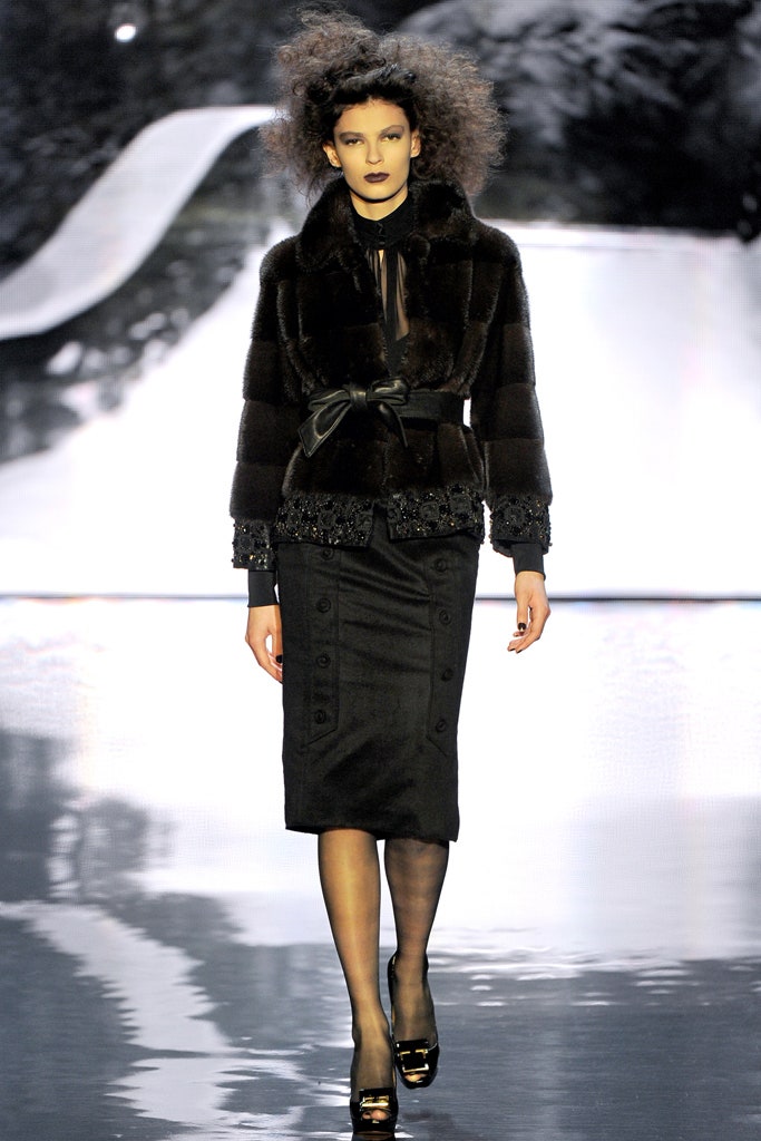 black fur long-sleeve collared fitted belted coat