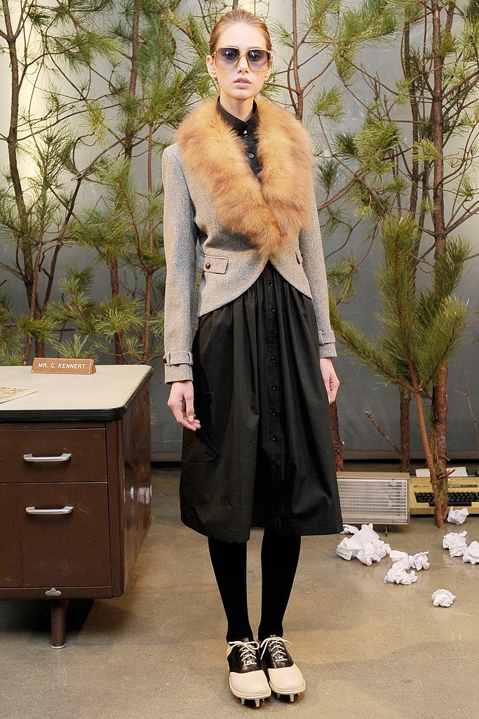 gray wool long-sleeve collared fitted buttoned jacket