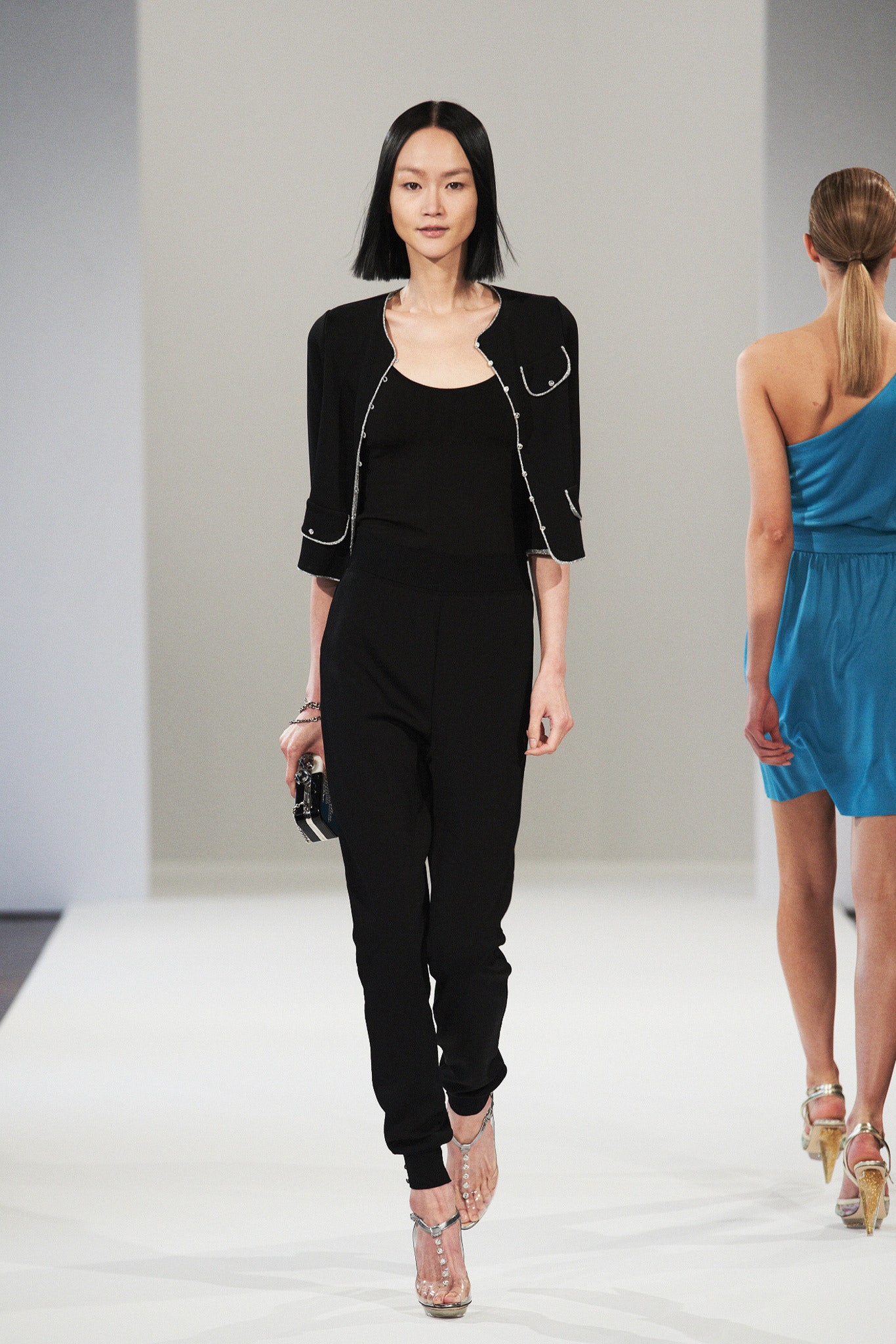 black fitted jacket and pants