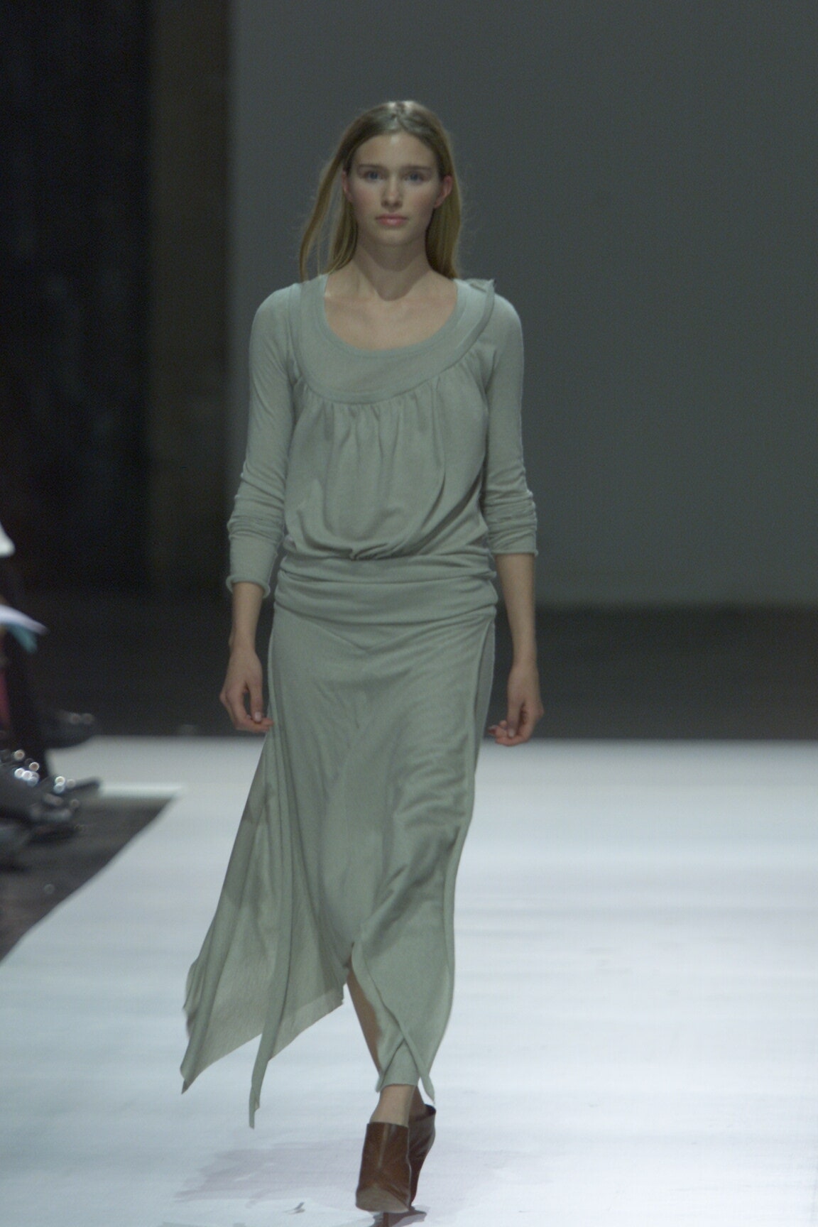 gray relaxed long-sleeve dress