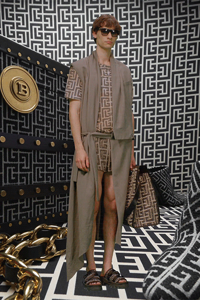 beige cotton sleeveless relaxed layered cape