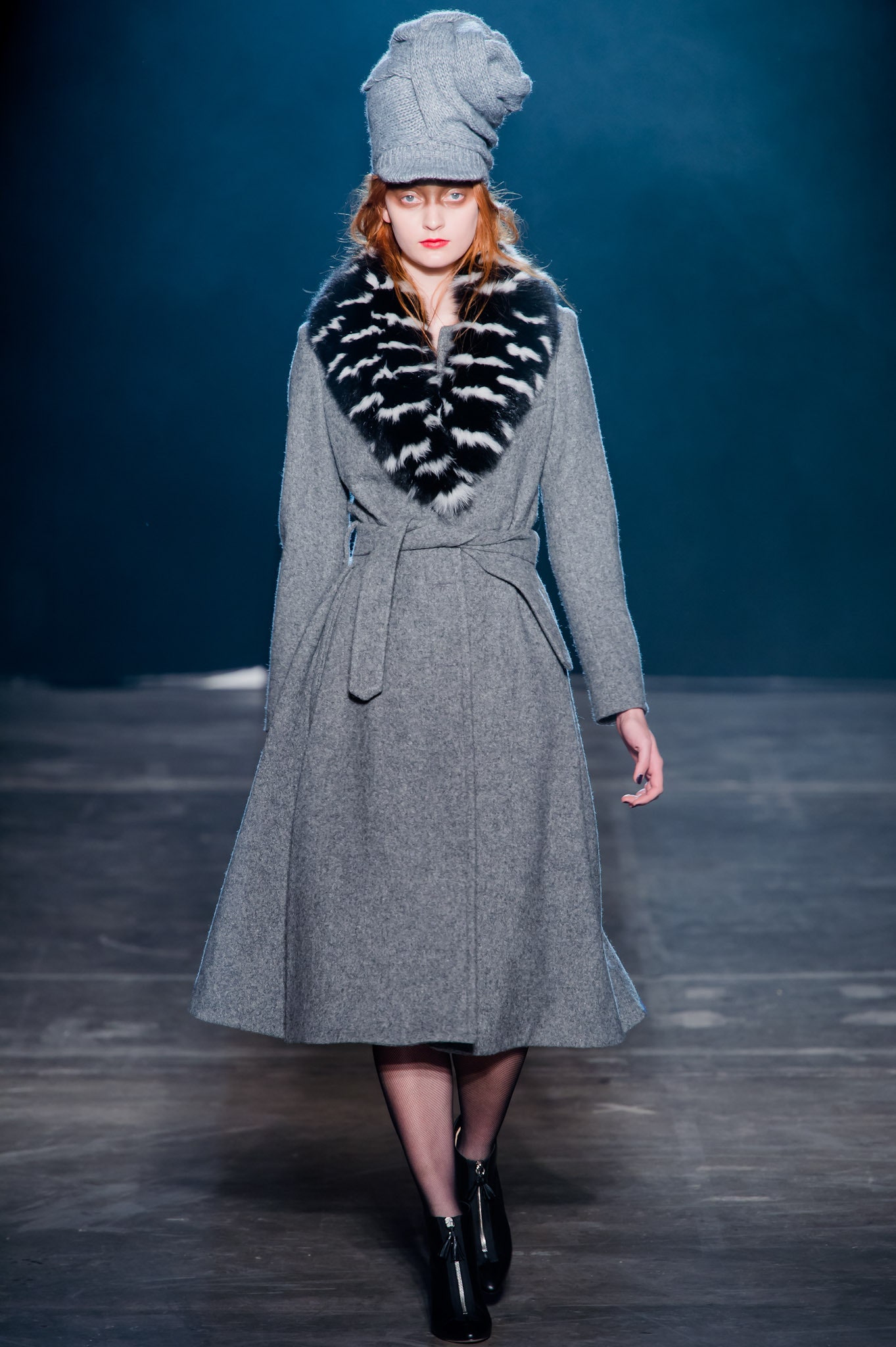 gray wool long-sleeve collared fitted belted flared coat