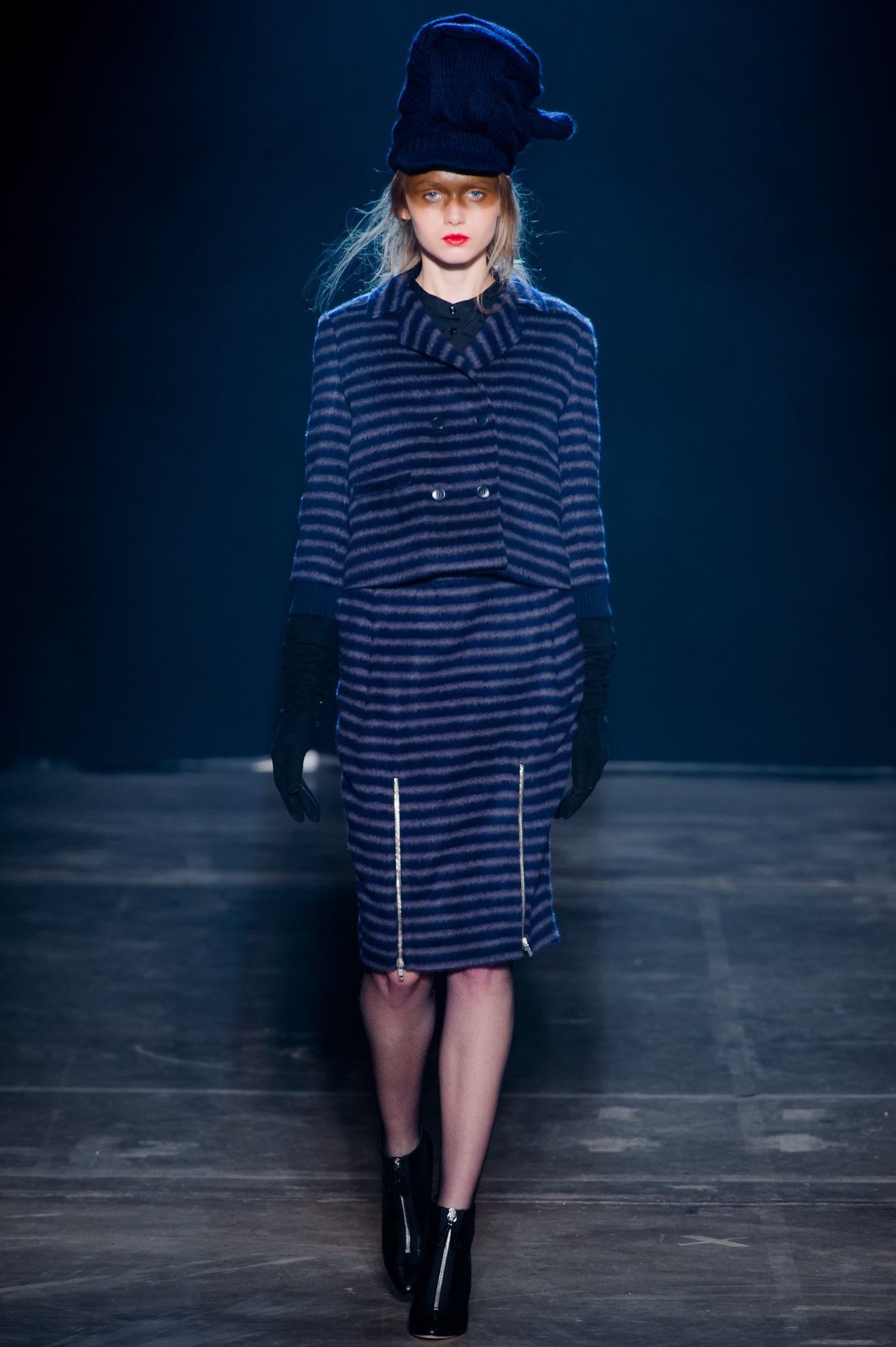 blue wool long-sleeve collared fitted striped zippered coat