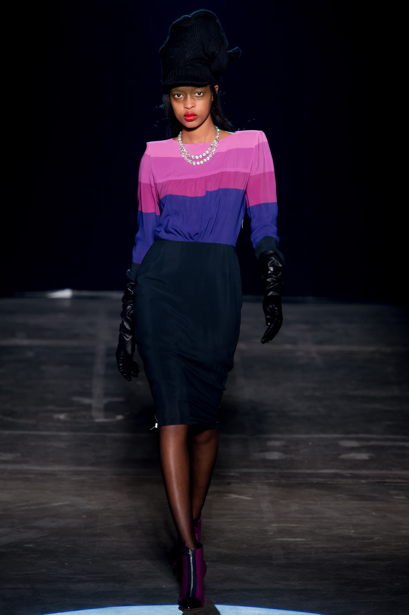 purple long-sleeve scoop-neck fitted color-blocked ruched midi dress