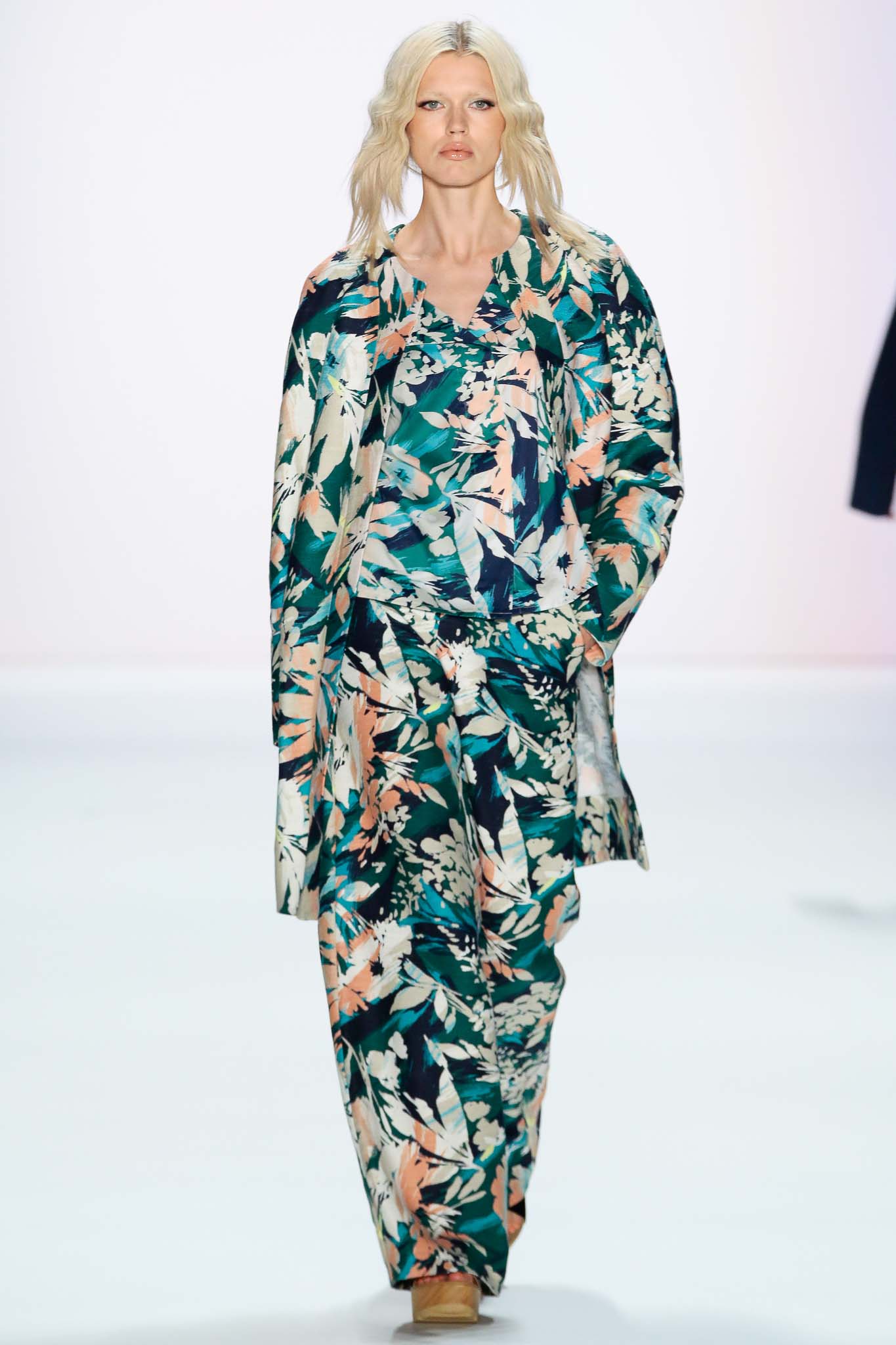 floral printed relaxed jacket and pants