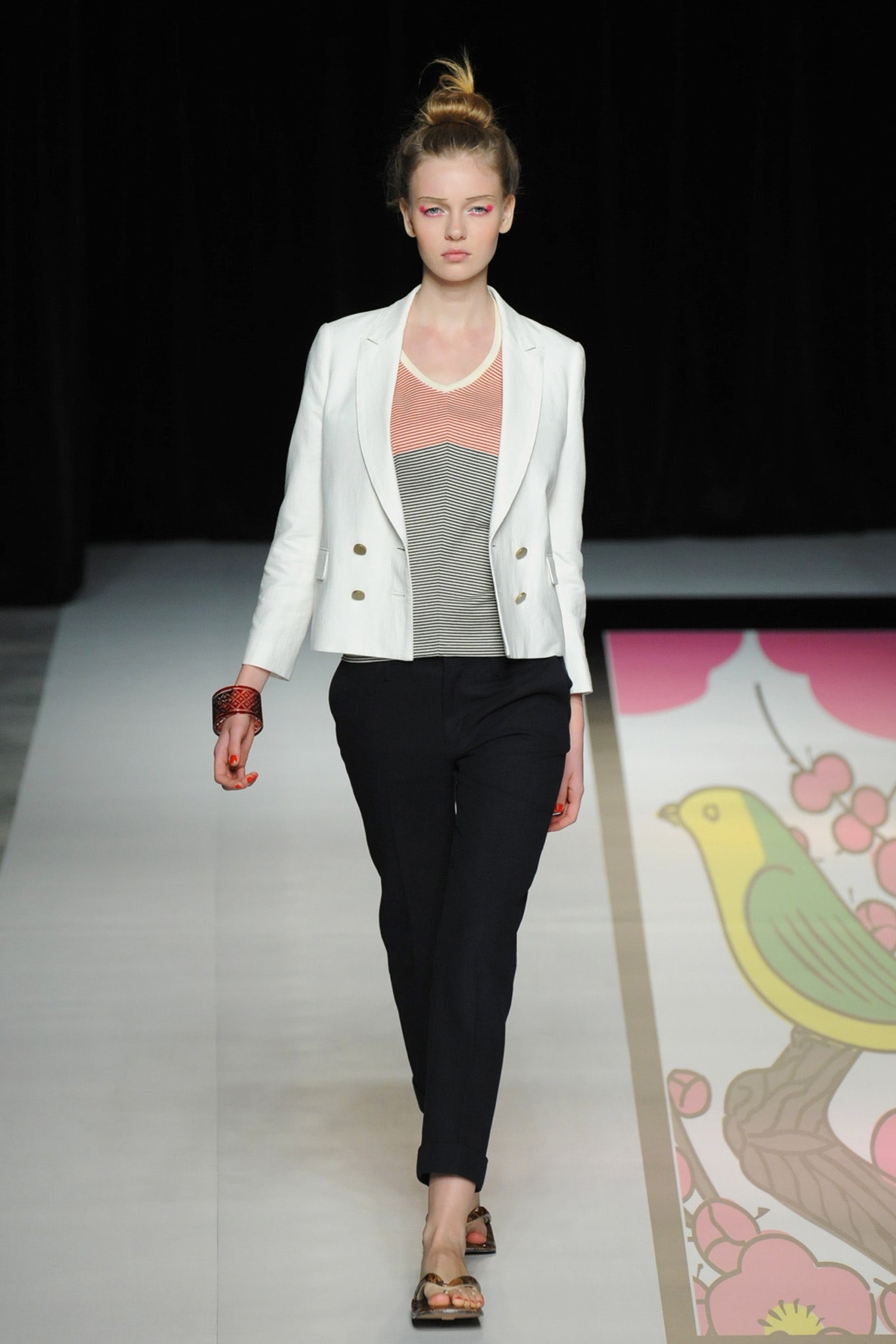white double-breasted tailored blazer