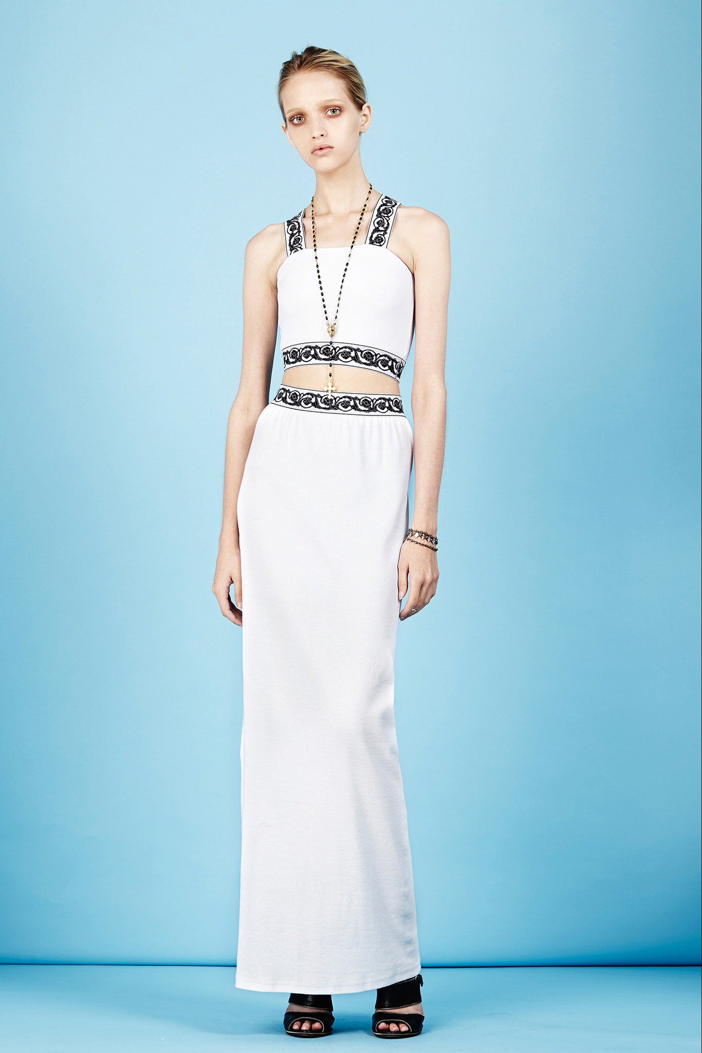 fitted white sleeveless maxi dress