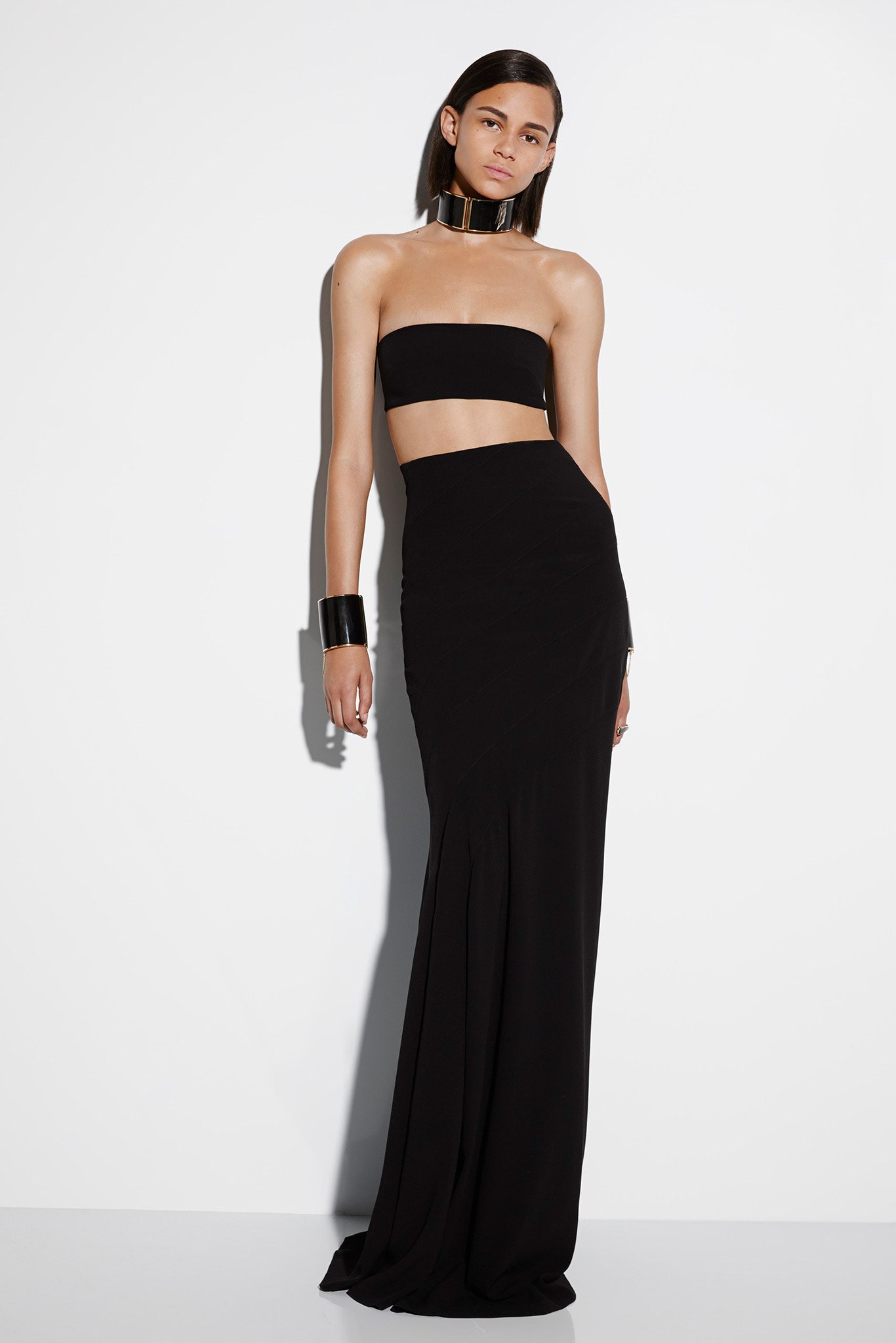 black fitted strapless dress