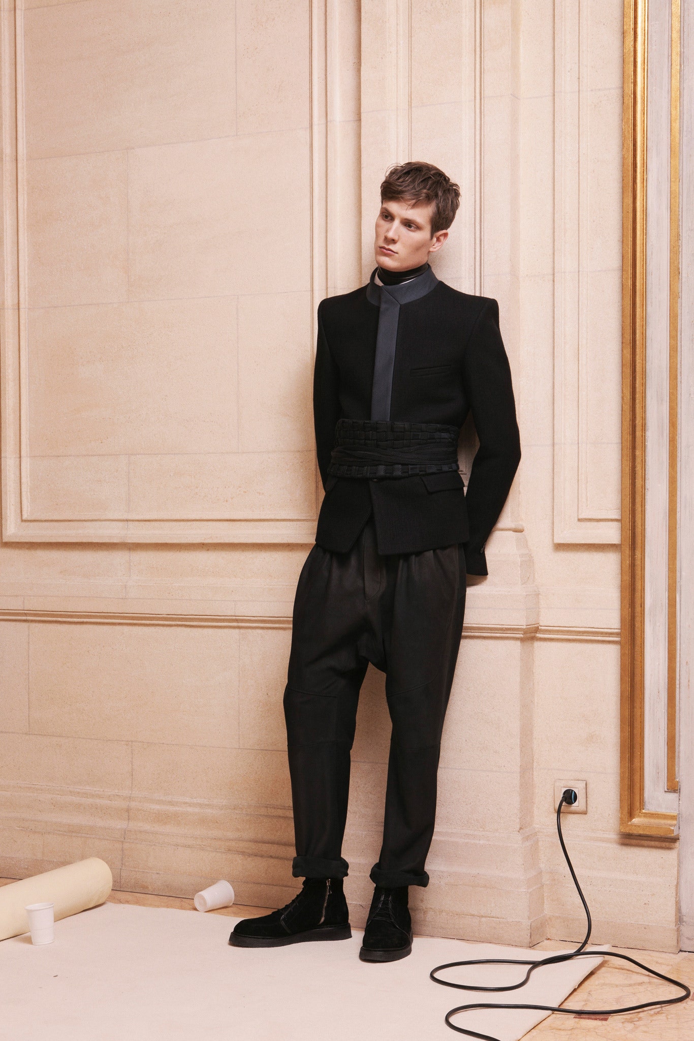 black wool long-sleeve collared structured zippered jacket