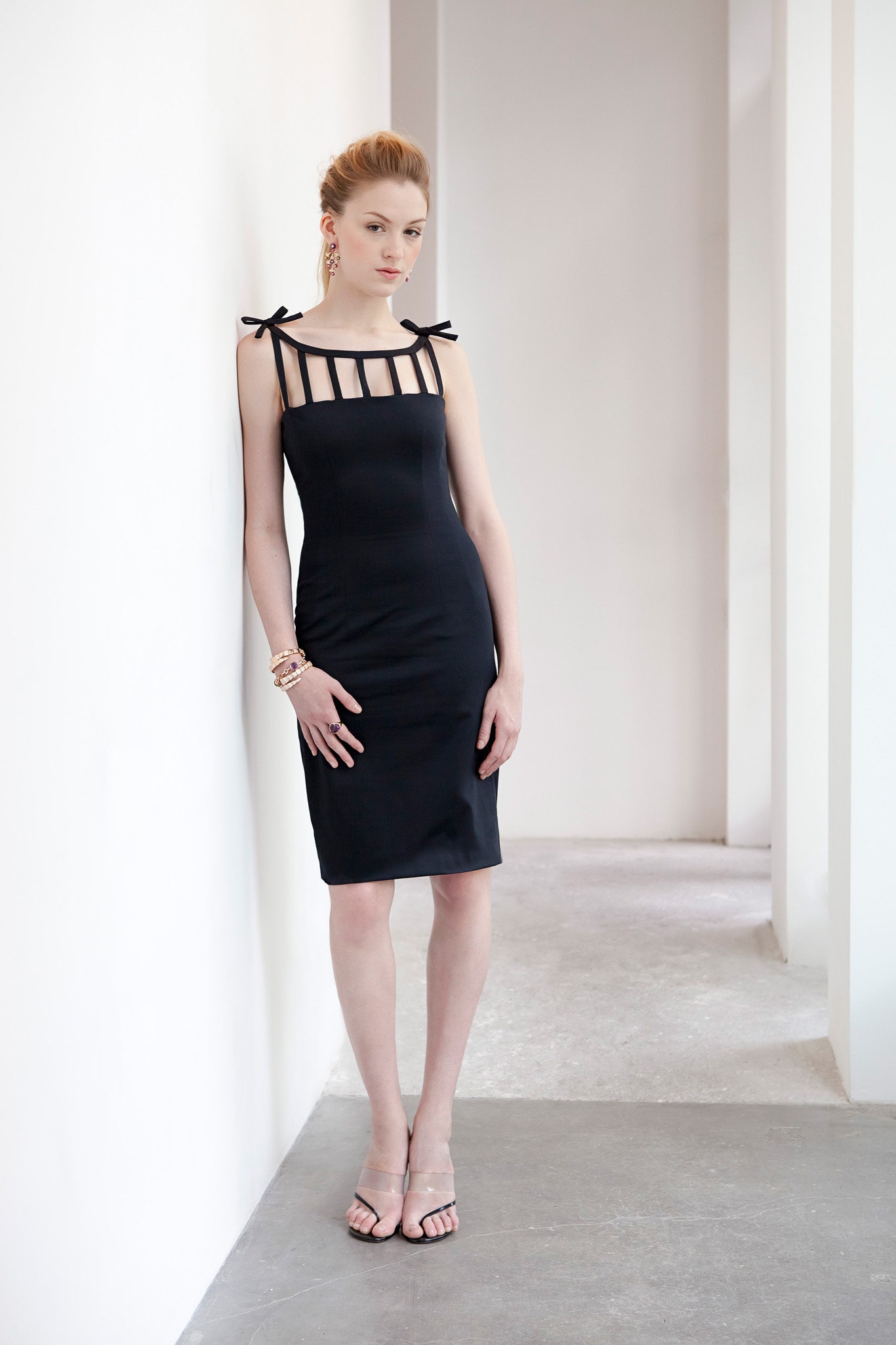 black fitted sleeveless dress