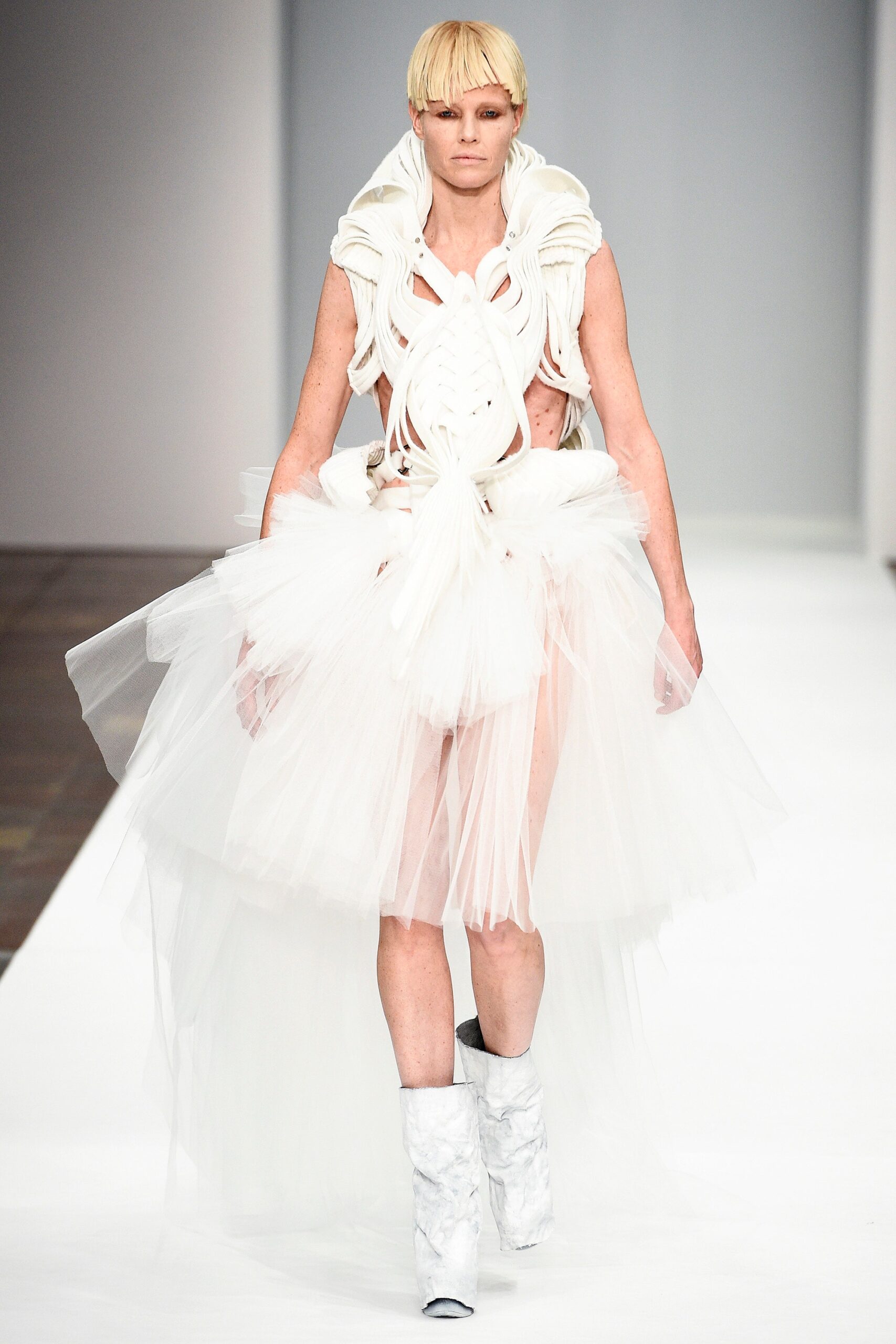 white tulle sleeveless dress