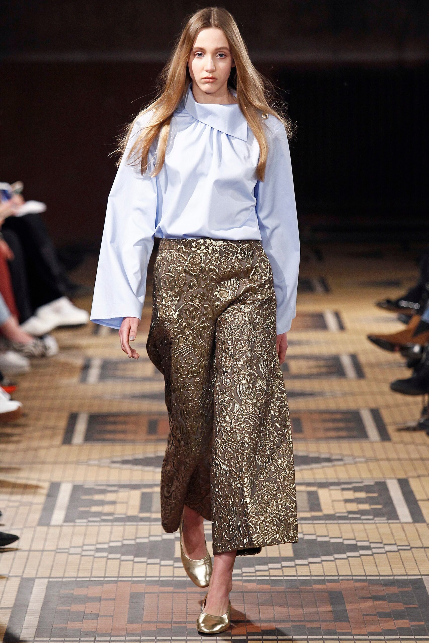 blue cotton top with gold pants