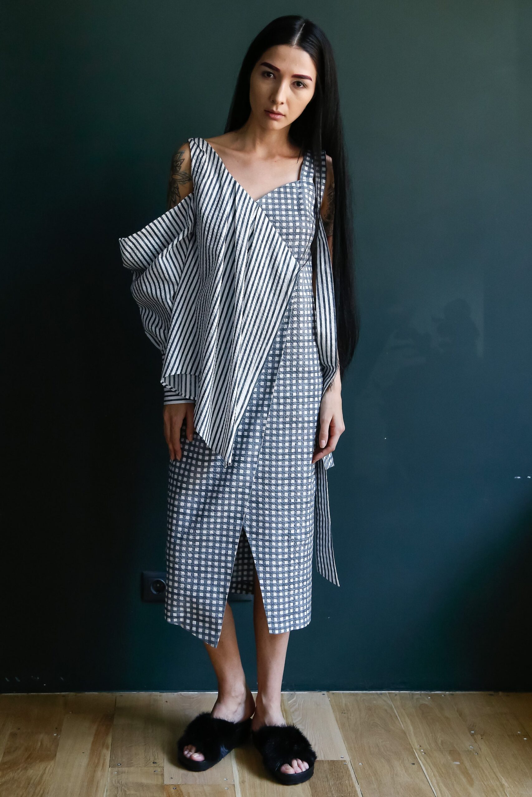 blue unknown sleeveless asymmetric striped checked textured midi-dress